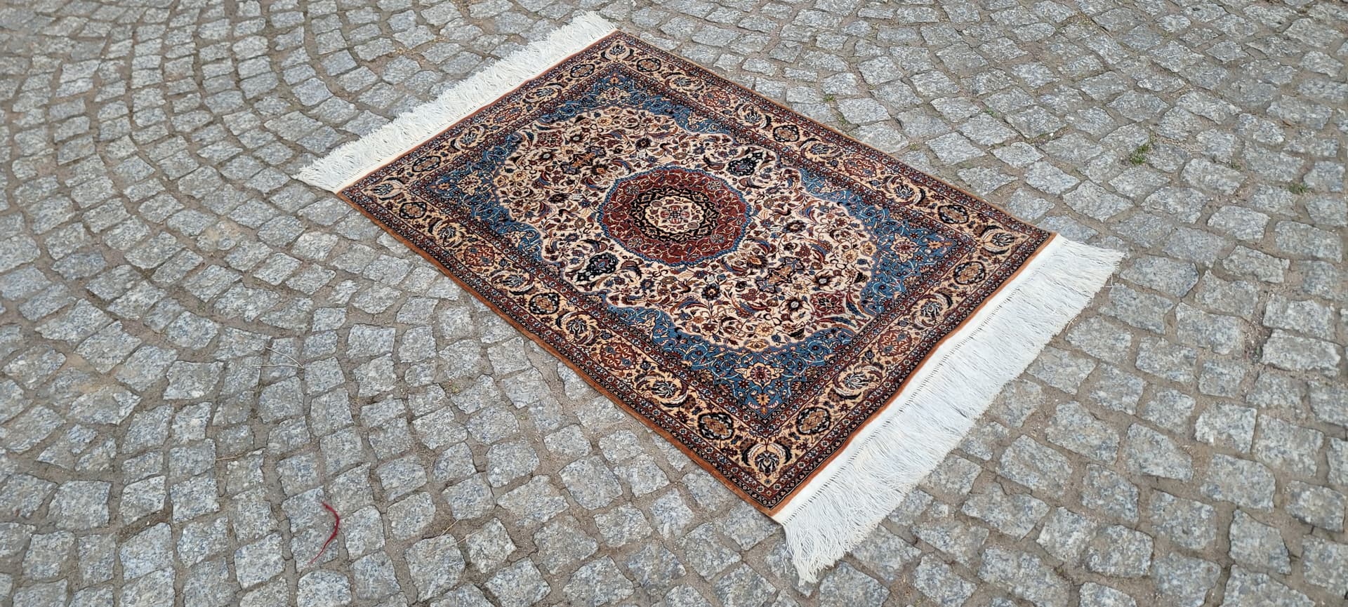 Dywan Isfahan 112x64 cm, jedwab beżowy czerwony niebieski, Iran - 297794