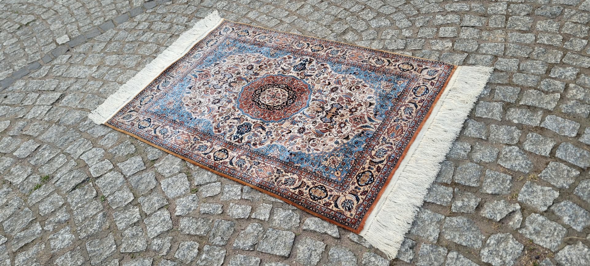 Dywan Isfahan 112x64 cm, jedwab beżowy czerwony niebieski, Iran - 297796