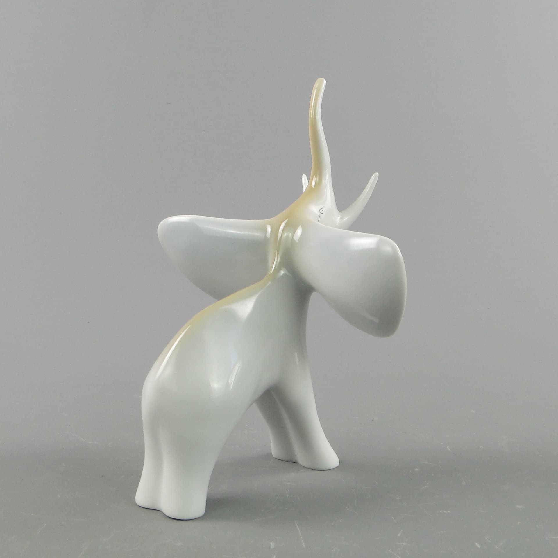 Elephant figurine, white porcelain, Hollohaza, Hungary, 1980s. - 297910