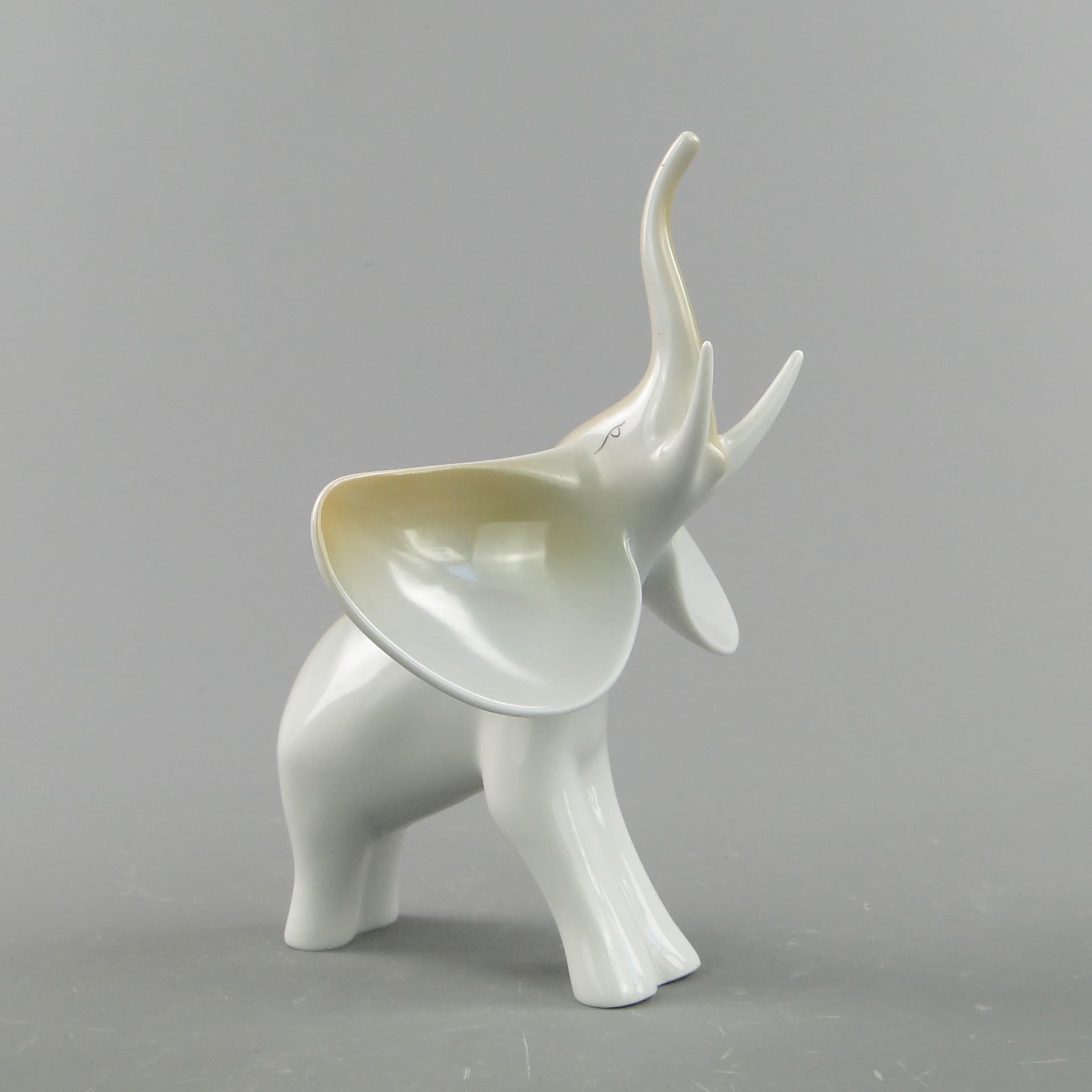 Elephant figurine, white porcelain, Hollohaza, Hungary, 1980s. - 297913
