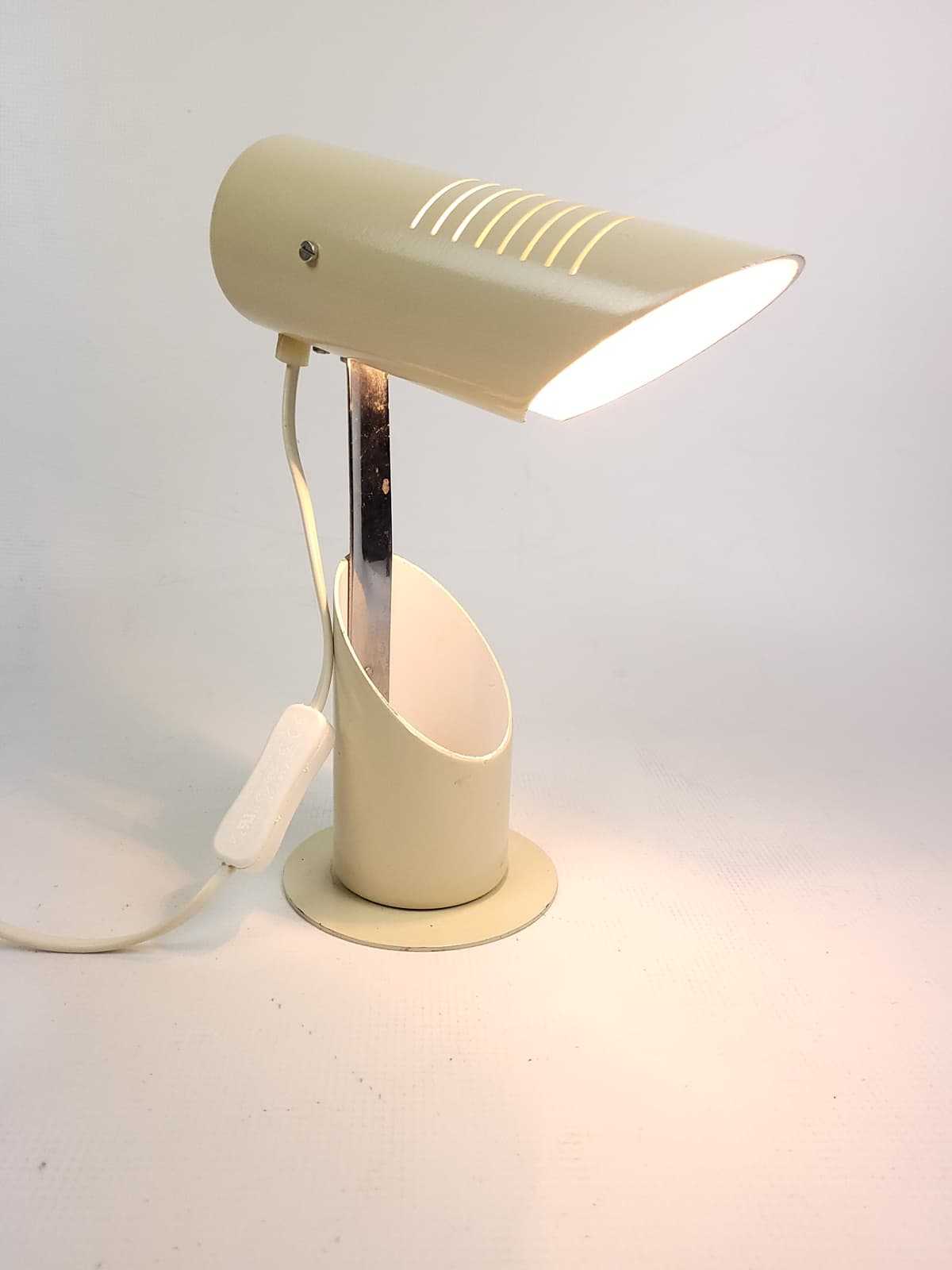 Lampa biurkowa Space Age SZV 11, metal kremowy, chrom, Węgry, lata 80. - 298218