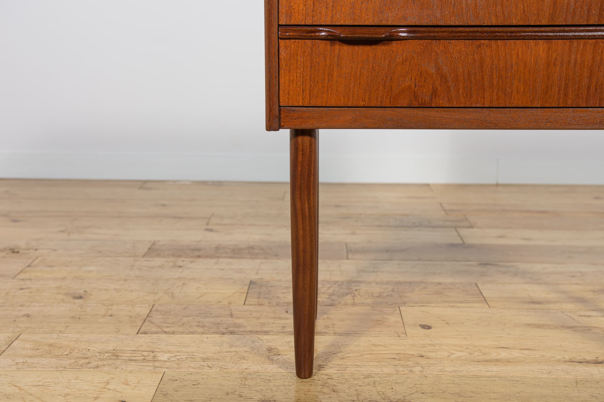 Komoda mała, teak brązowy, proj. H. Jørgensen, Fredericia, Dania, lata 60. - 298359