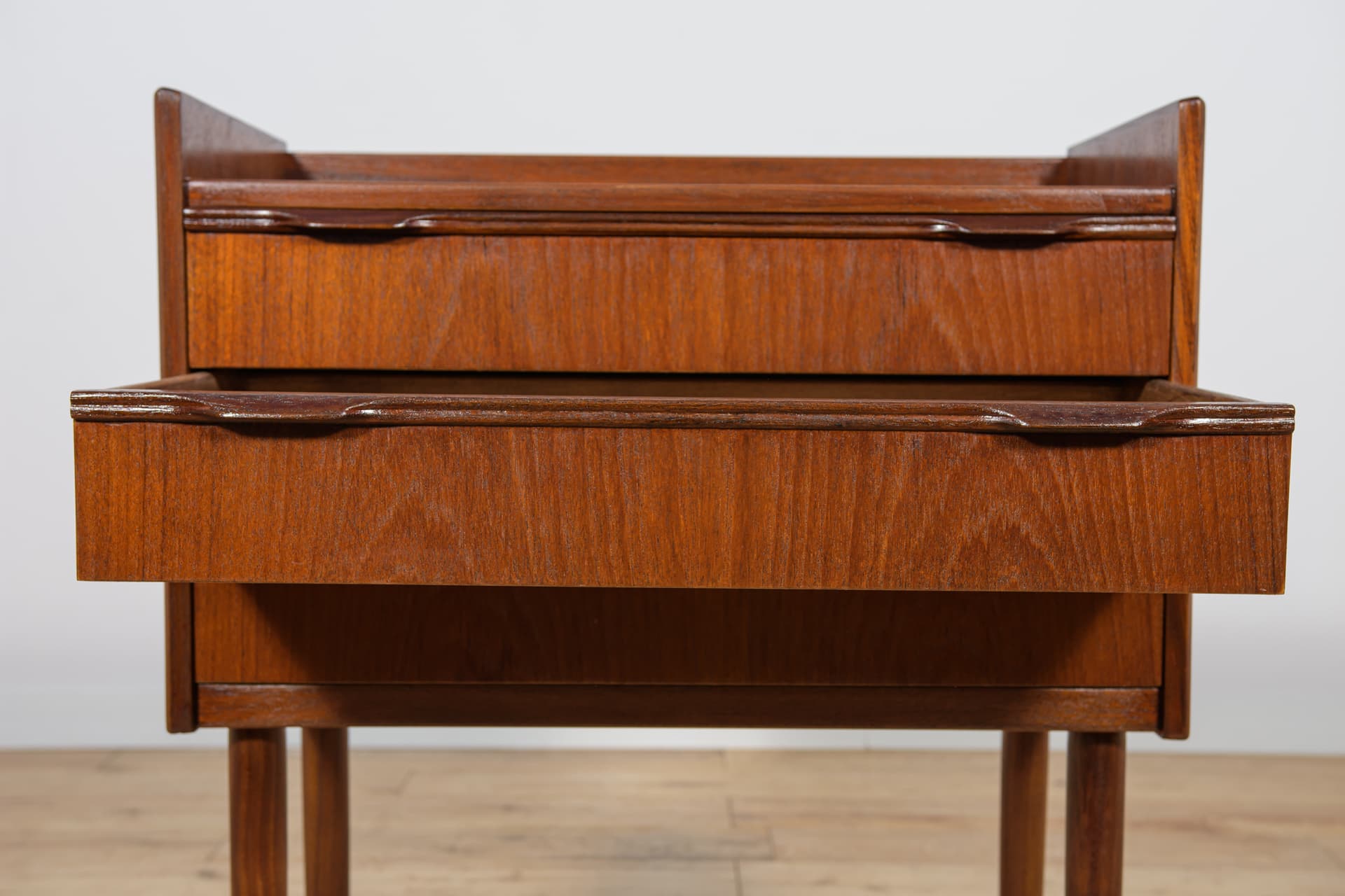 Komoda mała, teak brązowy, proj. H. Jørgensen, Fredericia, Dania, lata 60. - 298355