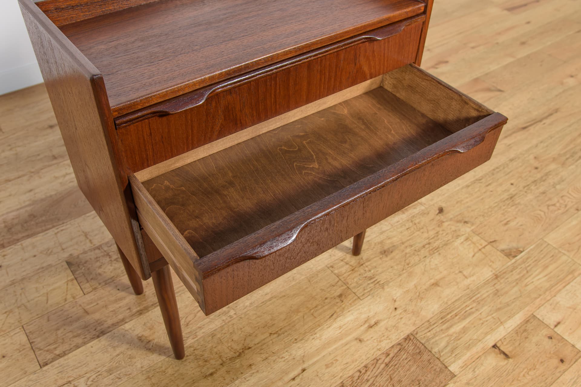 Komoda mała, teak brązowy, proj. H. Jørgensen, Fredericia, Dania, lata 60. - 298356