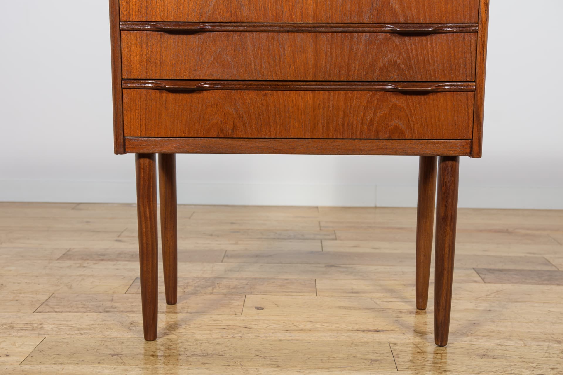 Komoda mała, teak brązowy, proj. H. Jørgensen, Fredericia, Dania, lata 60. - 298360