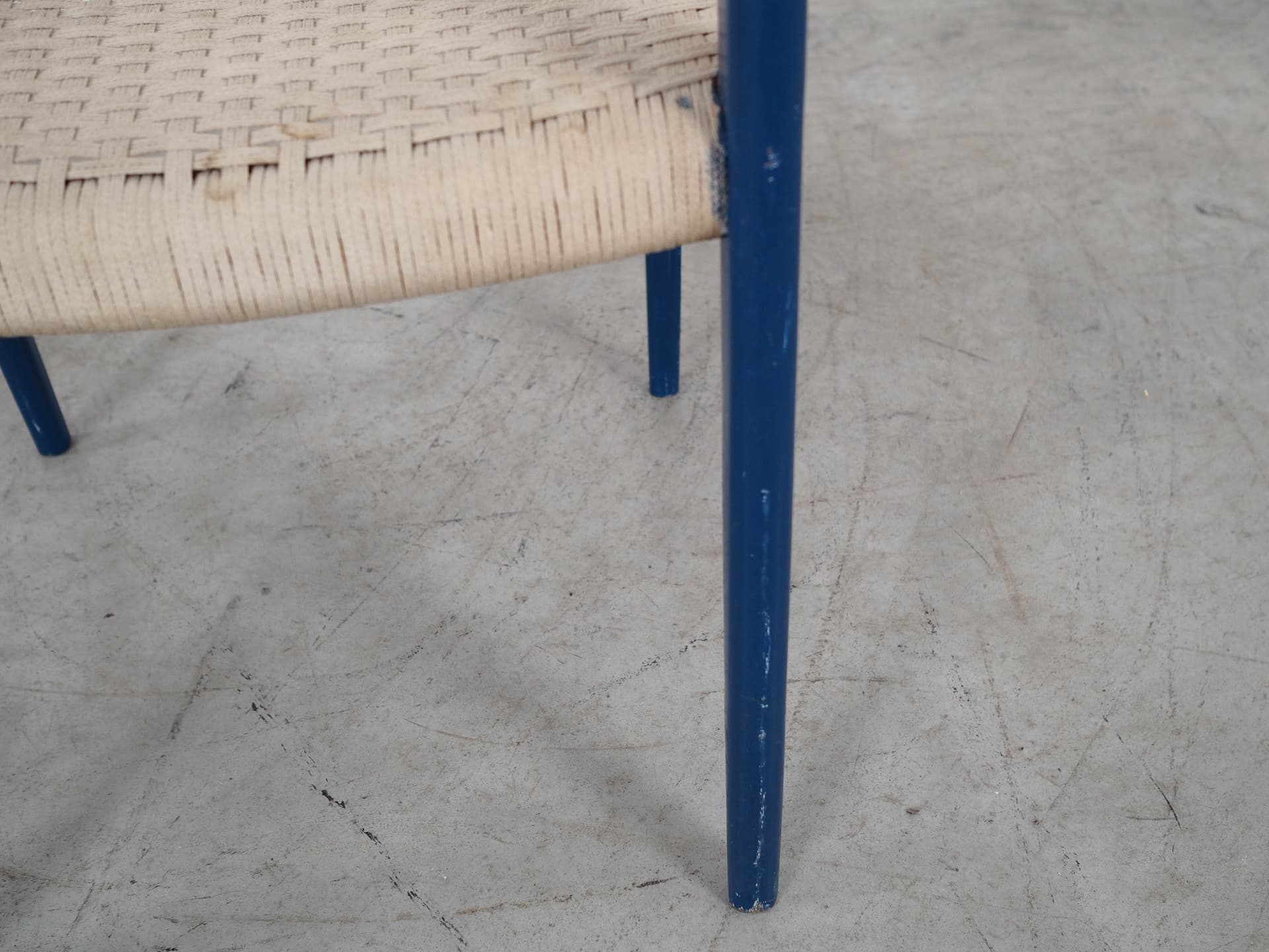 Krzesło, teak niebieski, sznurek beżowy, proj. N. O. Møller, Dania, lata 60. - 298402