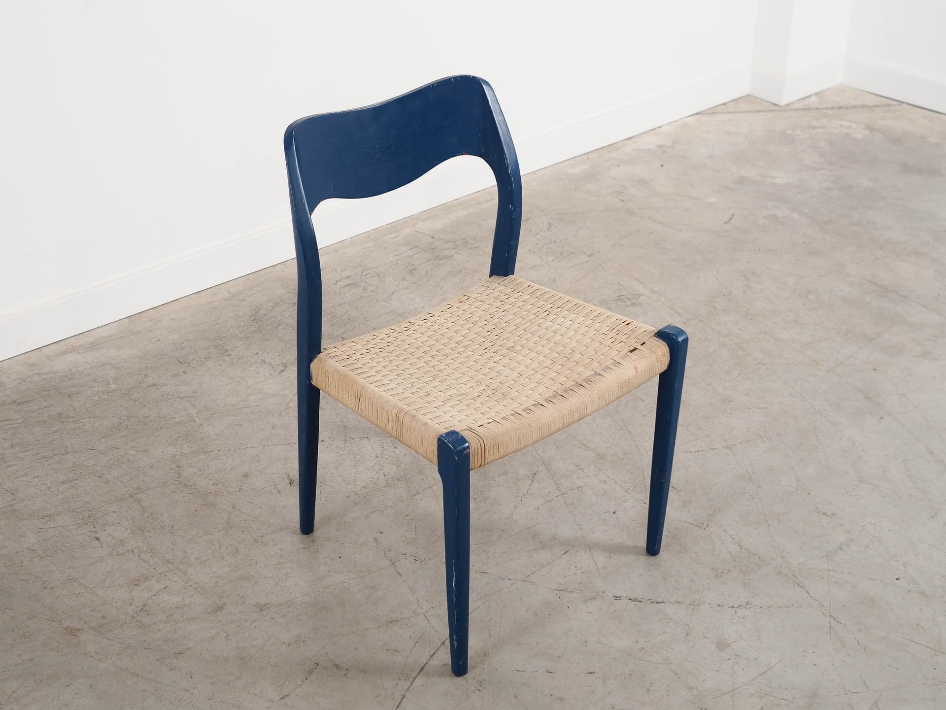 Krzesło, teak niebieski, sznurek beżowy, proj. N. O. Møller, Dania, lata 60. - 298398