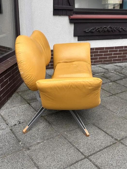 Sofa Arnold, yellow, leather, metal, wood, Italy, 1980s. - 298650
