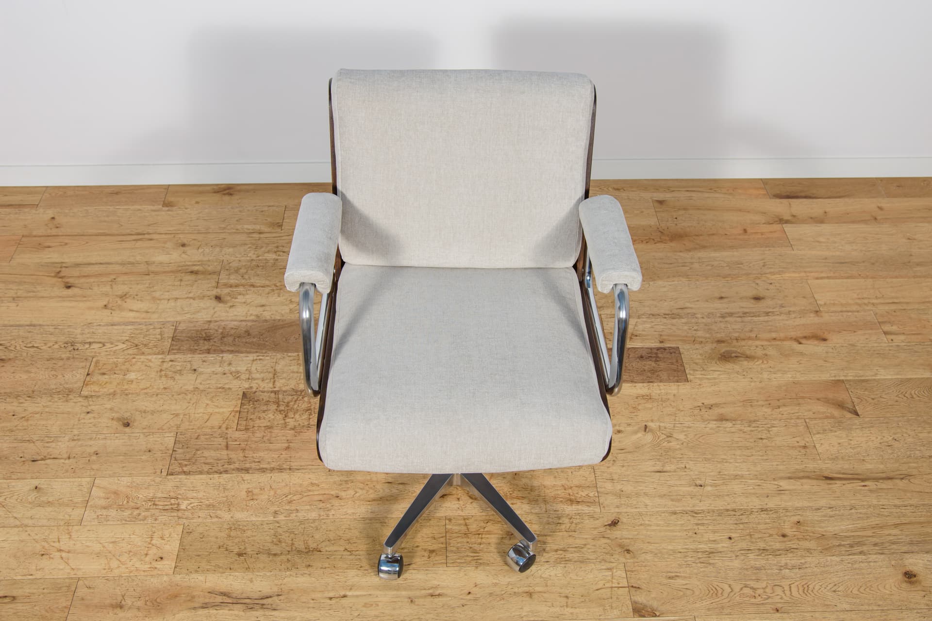 Fotel biurowy obrotowy, beżowy, teak, tkanina syntetyczna, chrom, Wielka Brytania, lata 70. - 298659