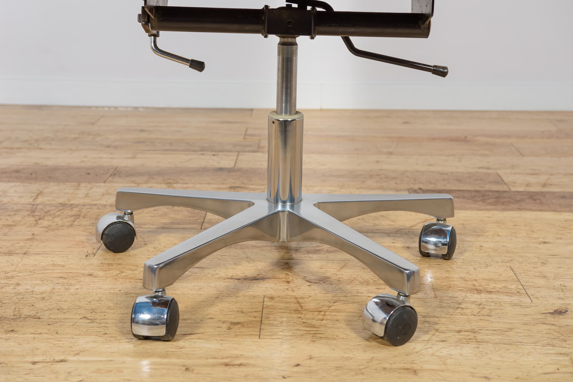 Fotel biurowy obrotowy, beżowy, teak, tkanina syntetyczna, chrom, Wielka Brytania, lata 70. - 298667