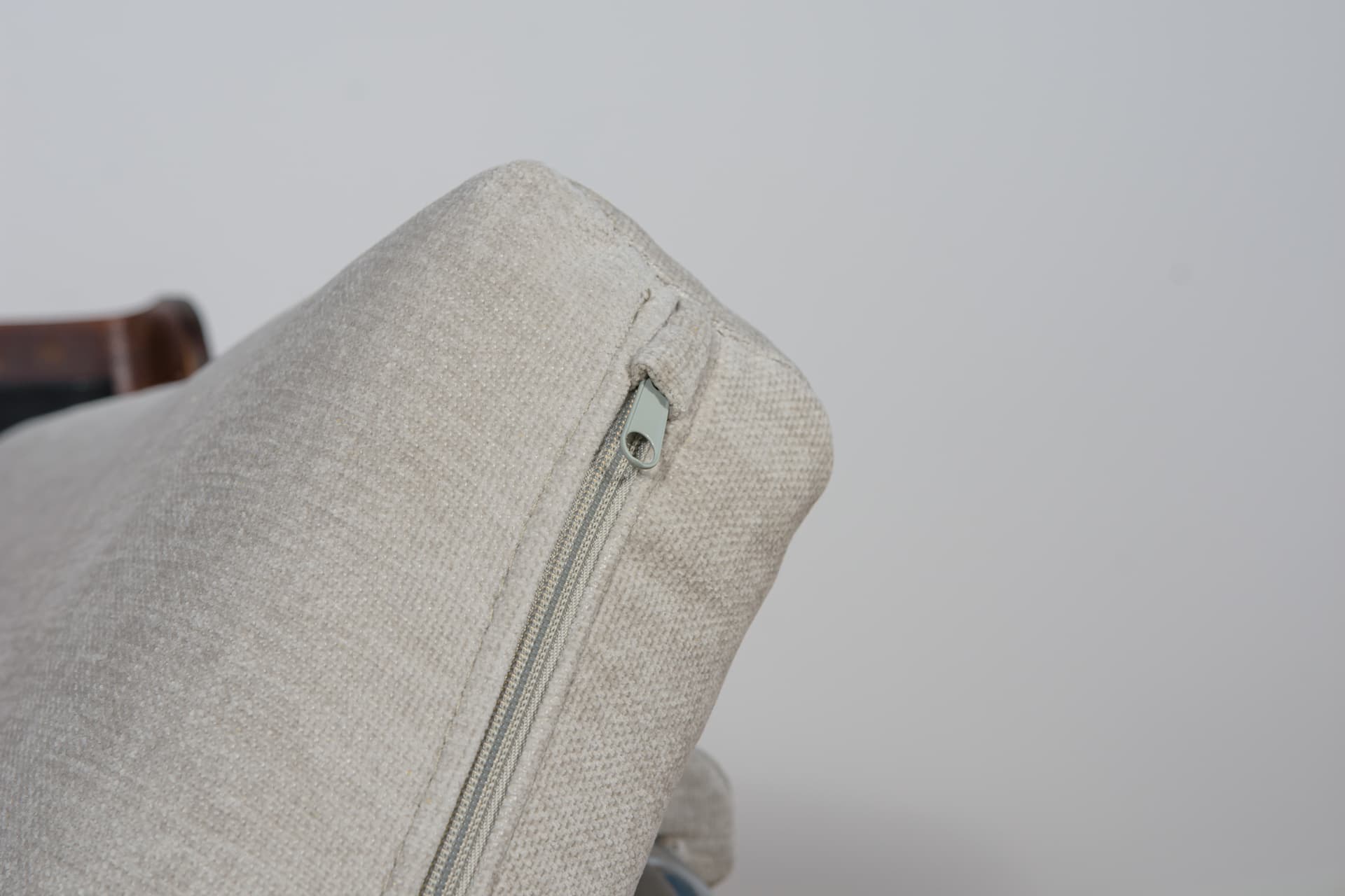 Fotel biurowy obrotowy, beżowy, teak, tkanina syntetyczna, chrom, Wielka Brytania, lata 70. - 298670