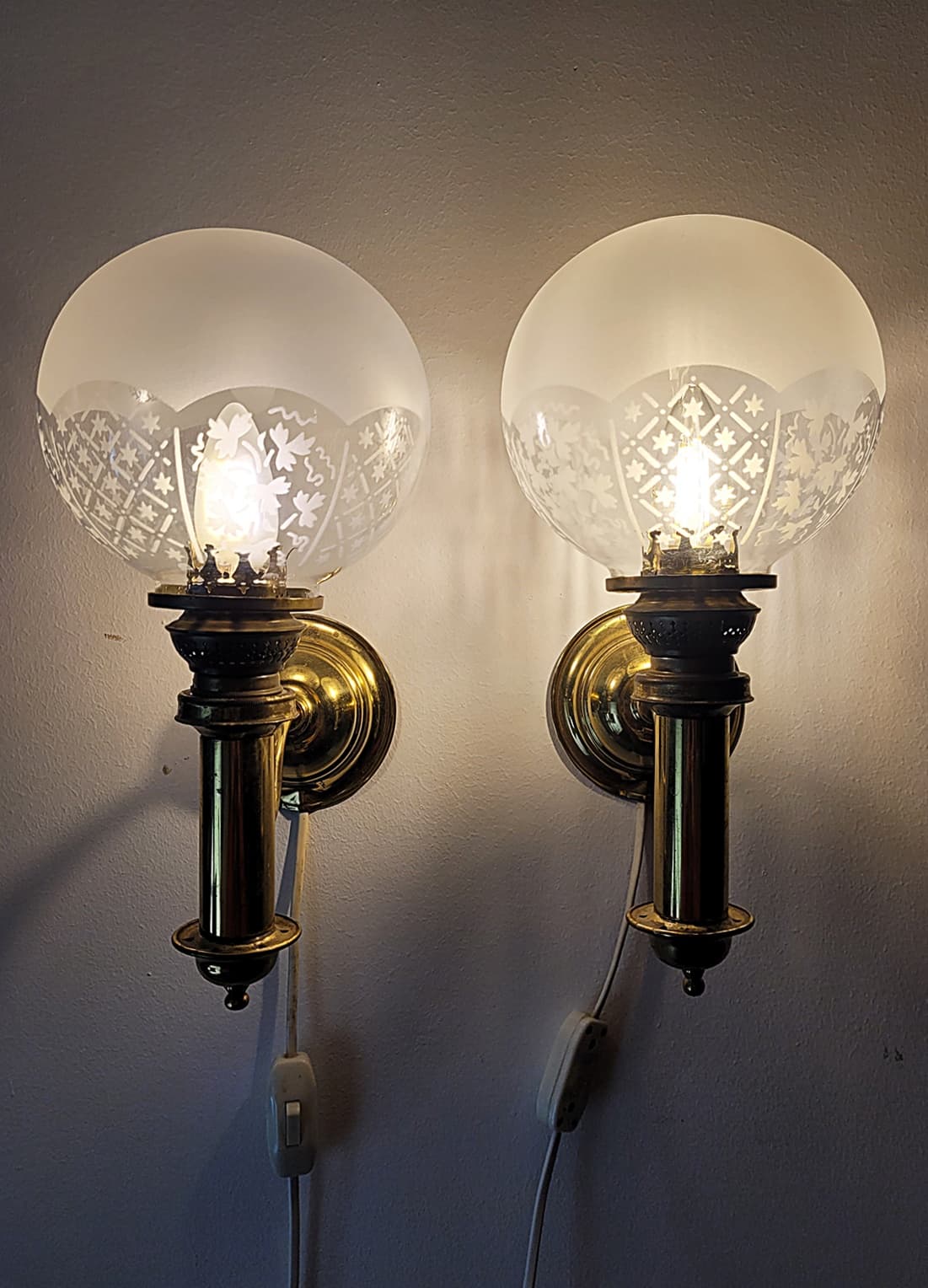 Pair of Wall Sconces H.H. Metal, gold brass, white glass, Sweden, 1950s. - 298698