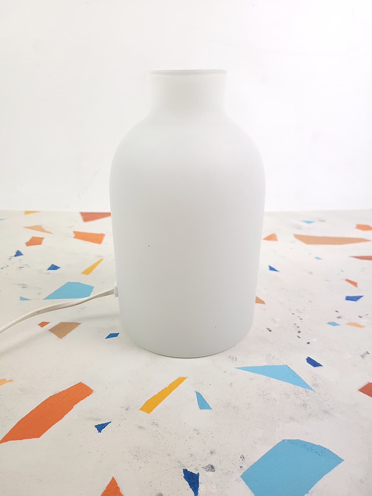 Table lamp, white glass, Société Centrale d'Eclairage SCE, France, 1990s. - 298726