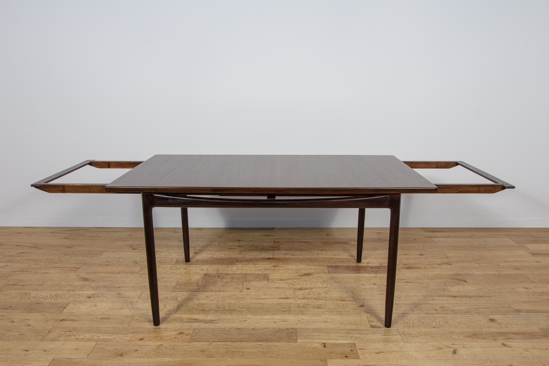 Stół jadalniany, teak brązowy, proj. I. Kofod-Larsen, G-Plan, Wielka Brytania, lata 60. - 298758