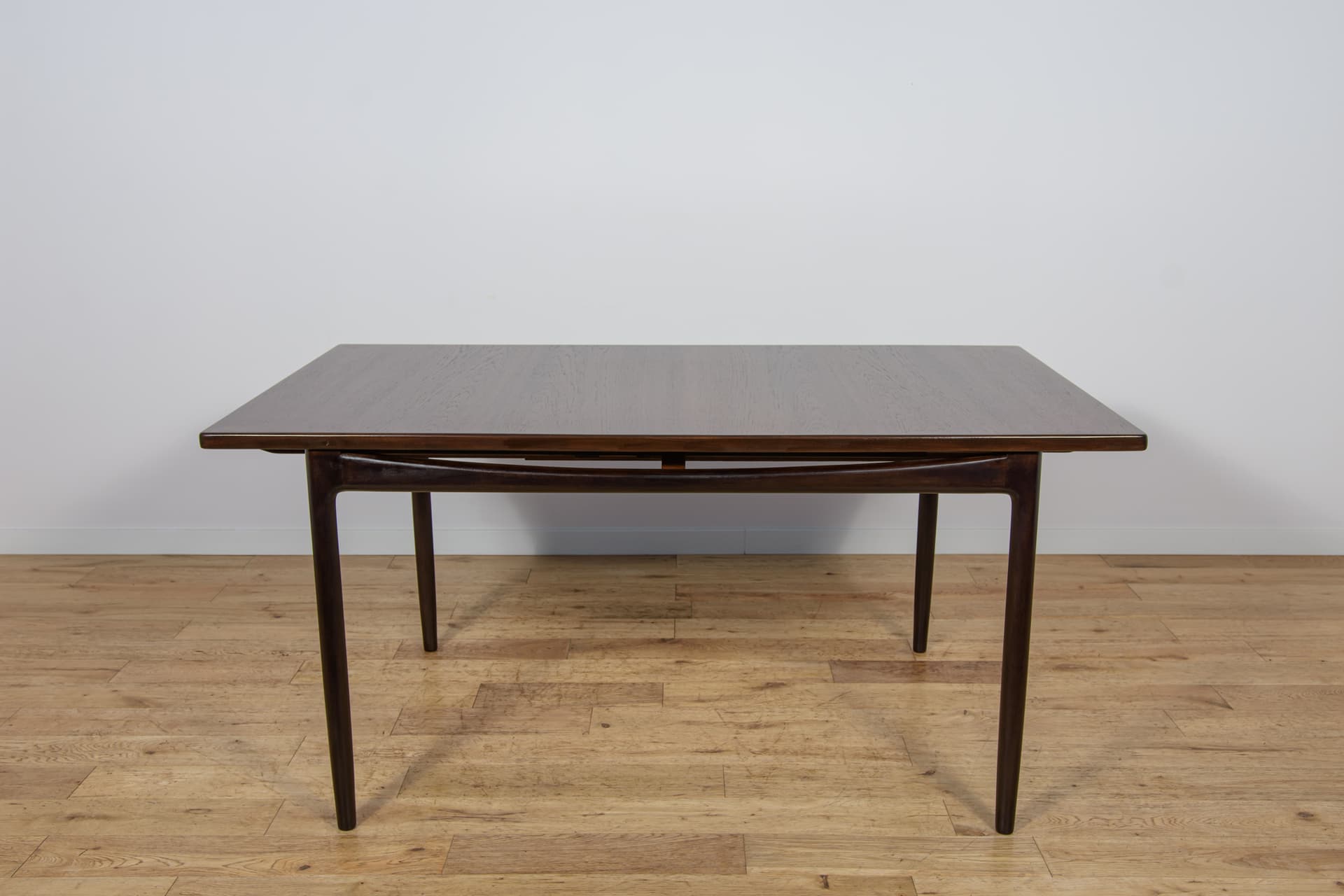 Stół jadalniany, teak brązowy, proj. I. Kofod-Larsen, G-Plan, Wielka Brytania, lata 60. - 298756