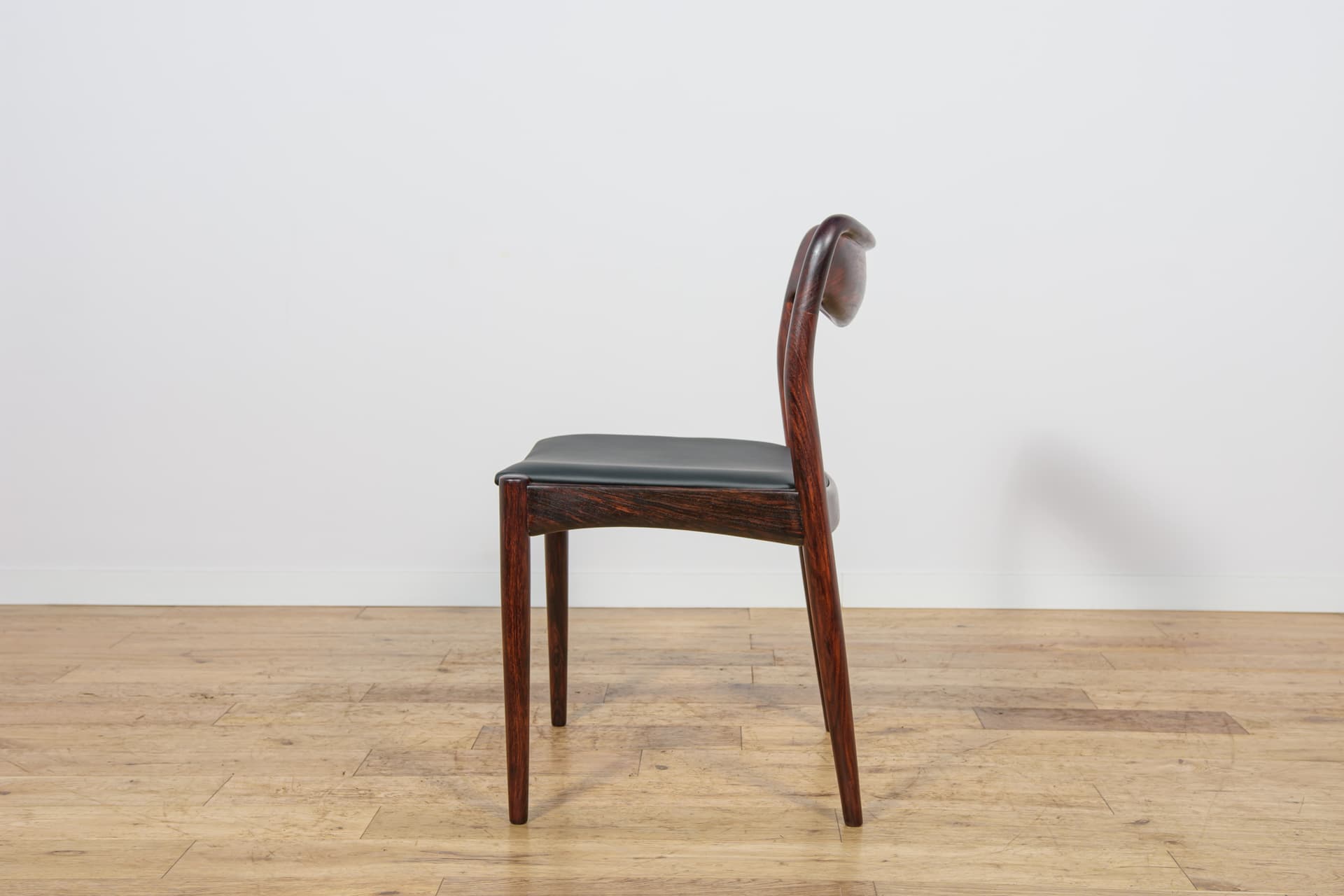 Set of four chairs, brown rosewood, black genuine leather, Uldum Møbelfabrik, Denmark, 1960s. - 298802