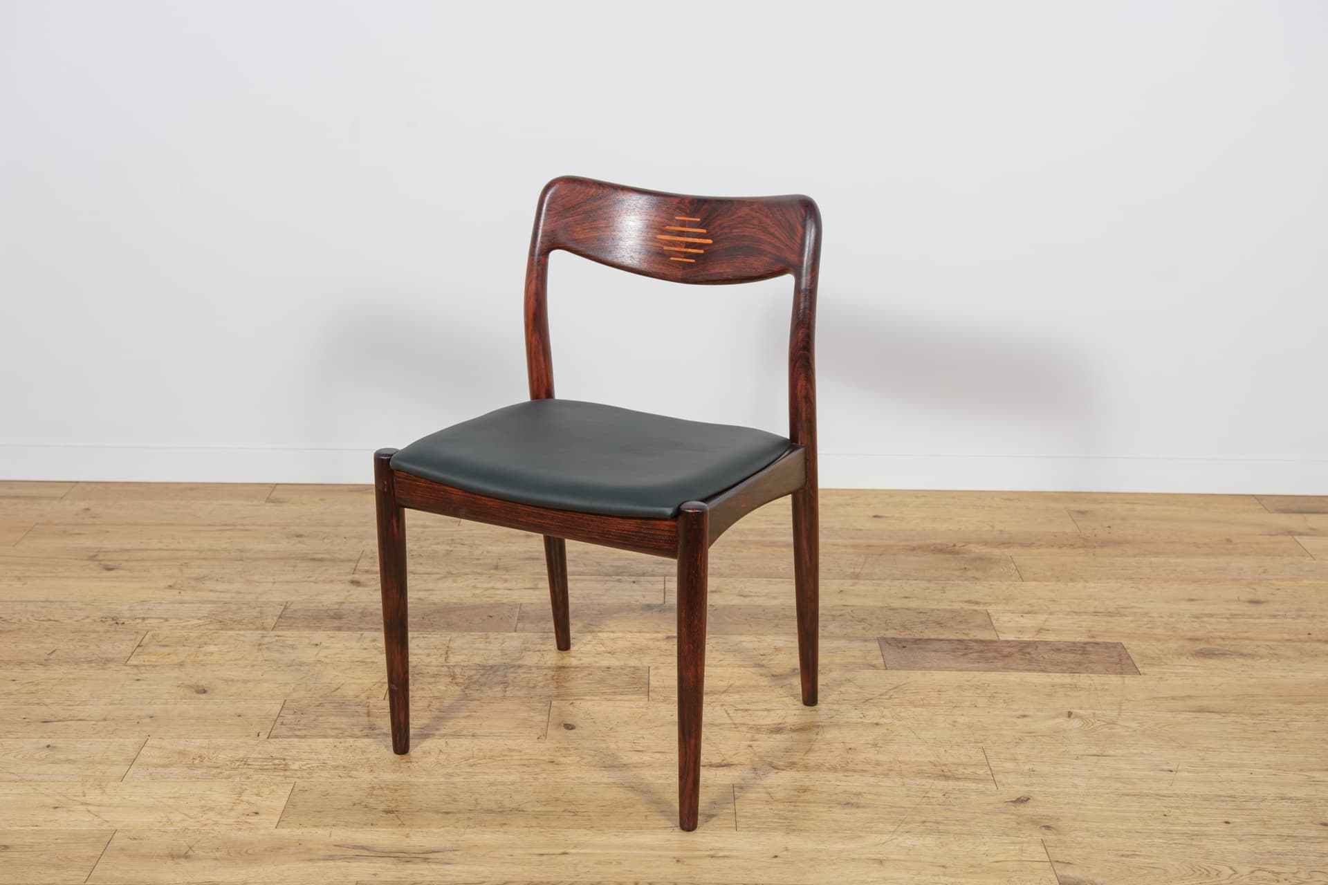Set of four chairs, brown rosewood, black genuine leather, Uldum Møbelfabrik, Denmark, 1960s. - 298801