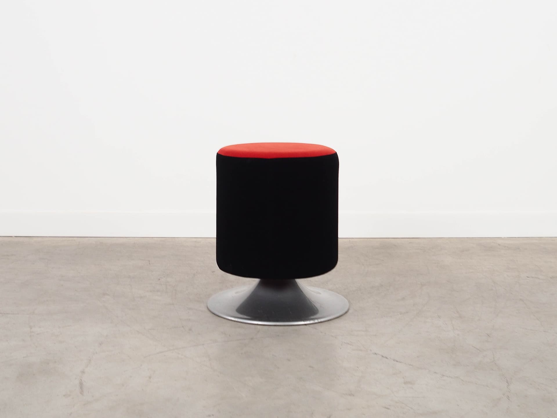Swivel stool, black red velvet, silver metal, Denmark, 1990s. - 298826