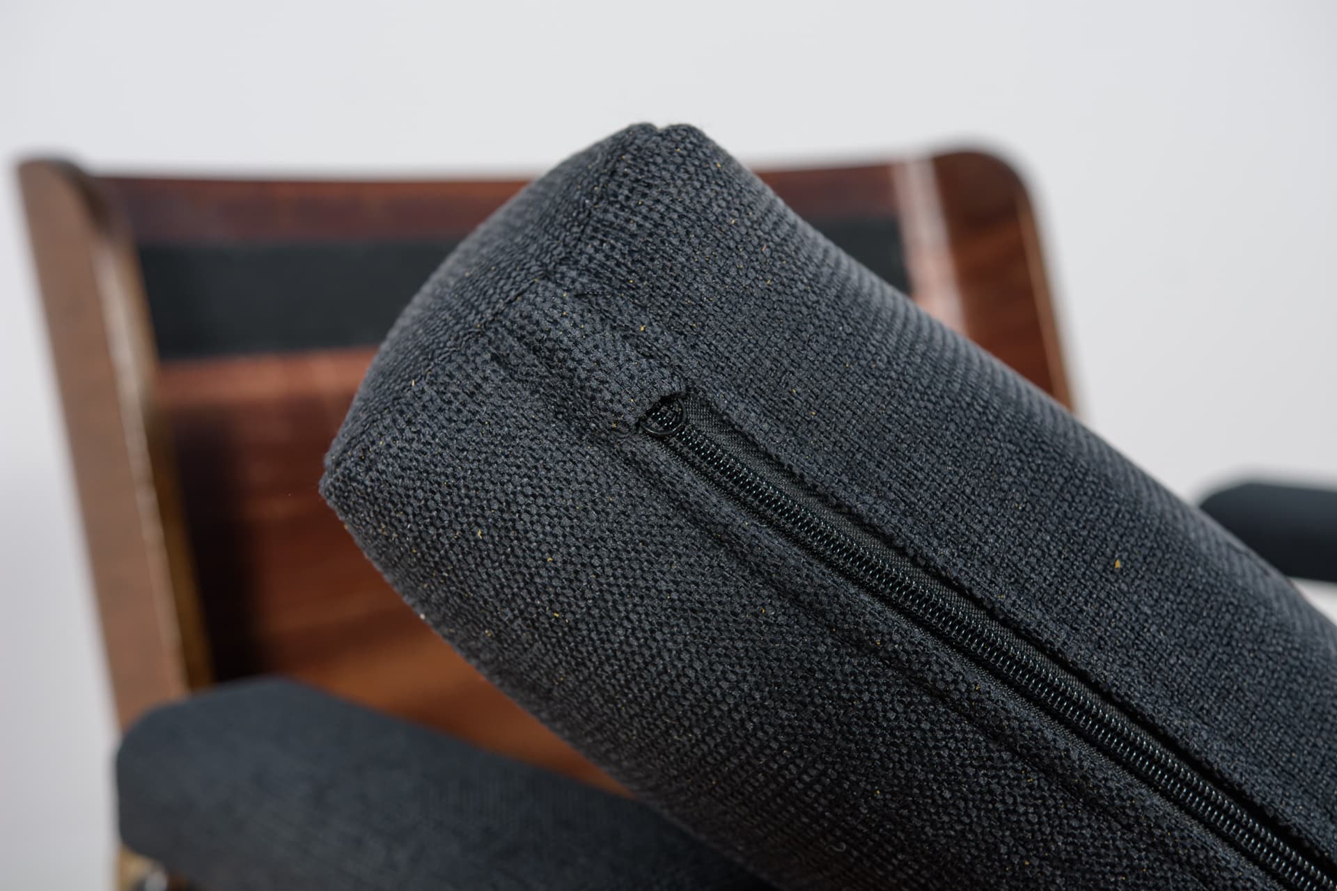 Fotel obrotowy, teak czarny, chrom, proj. G. Russell, Wielka Brytania, lata 70. - 298845