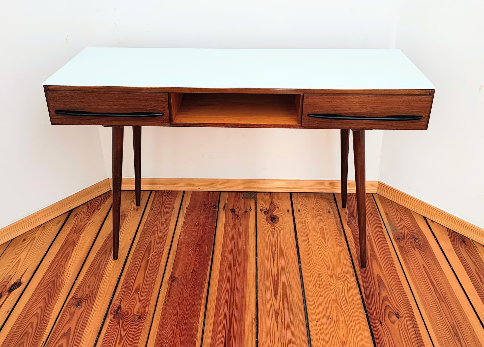 Konsolka biurko, jasnobrązowy, drewno, uchwyty metal czarny, proj. M. Pozar, UP Závody, Czechosłowacja, lata 60. - 299028