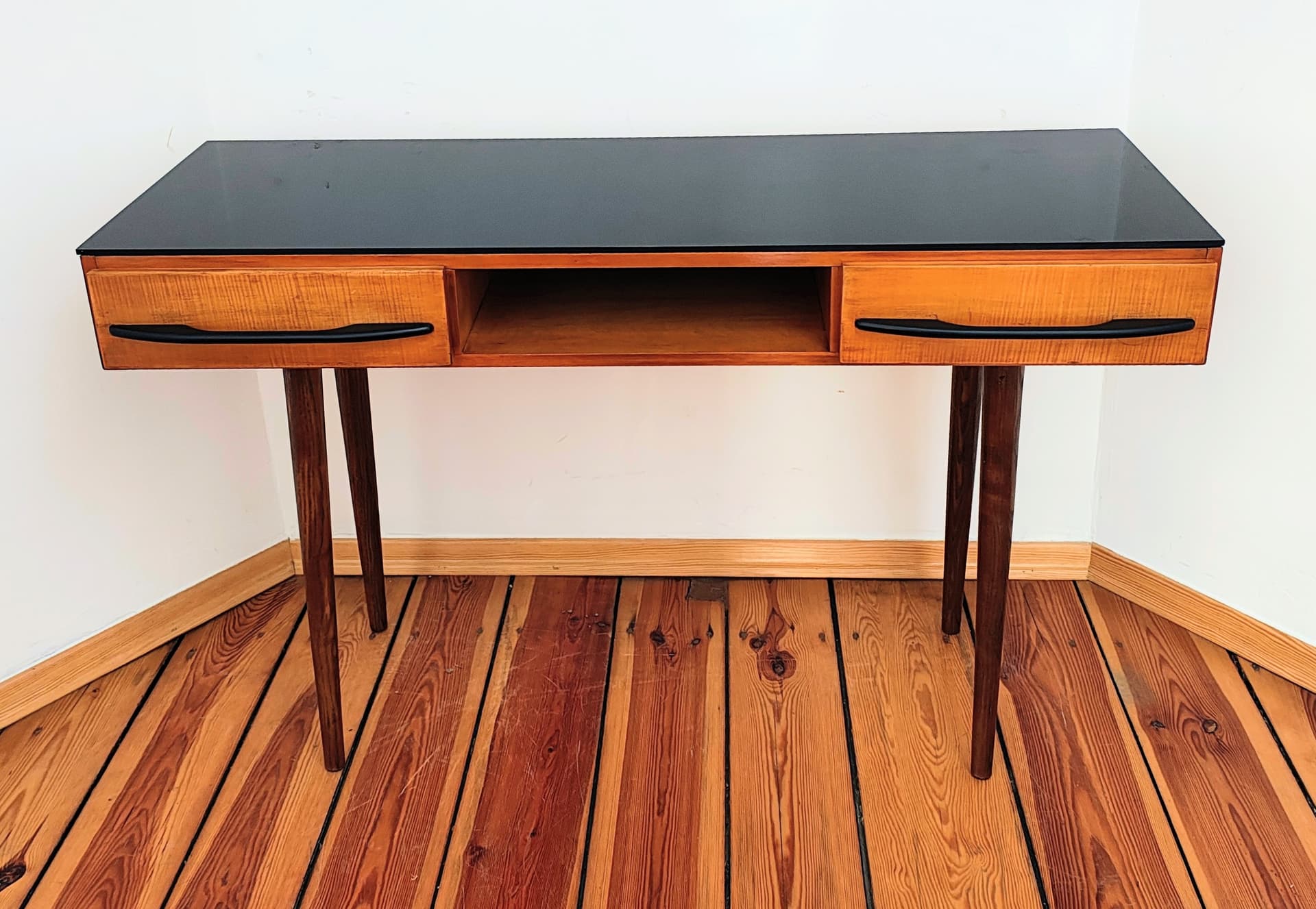 Konsolka biurko, jasnobrązowy dąb, blat czarny, proj. M. Pozar, UP Závody, Czechosłowacja, lata 60. - 299056