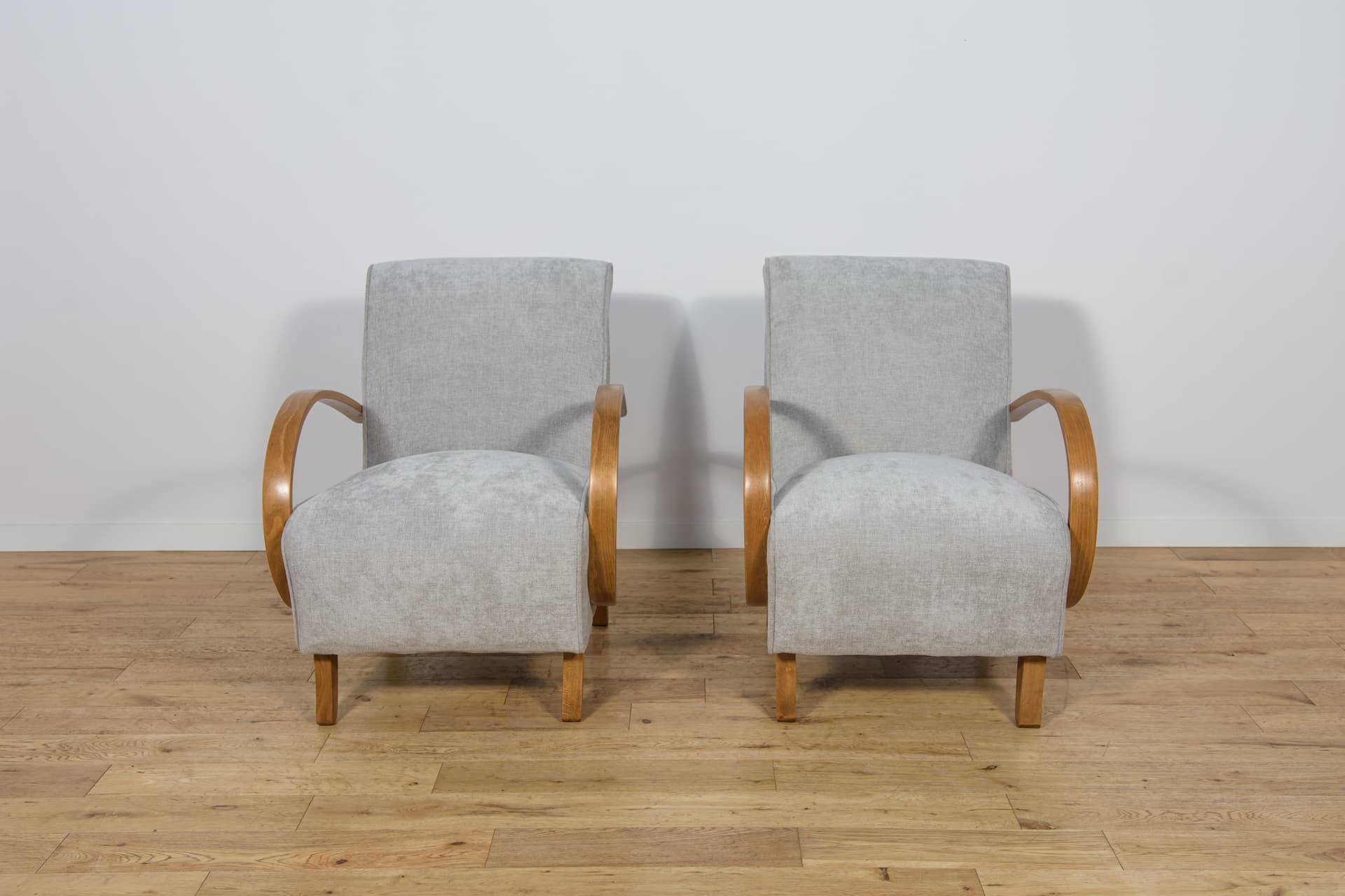 Pair of armchairs Model H-410, light grey wool, light brown oak, by J. Halabala, Czechoslovakia, 1930s. - 299156