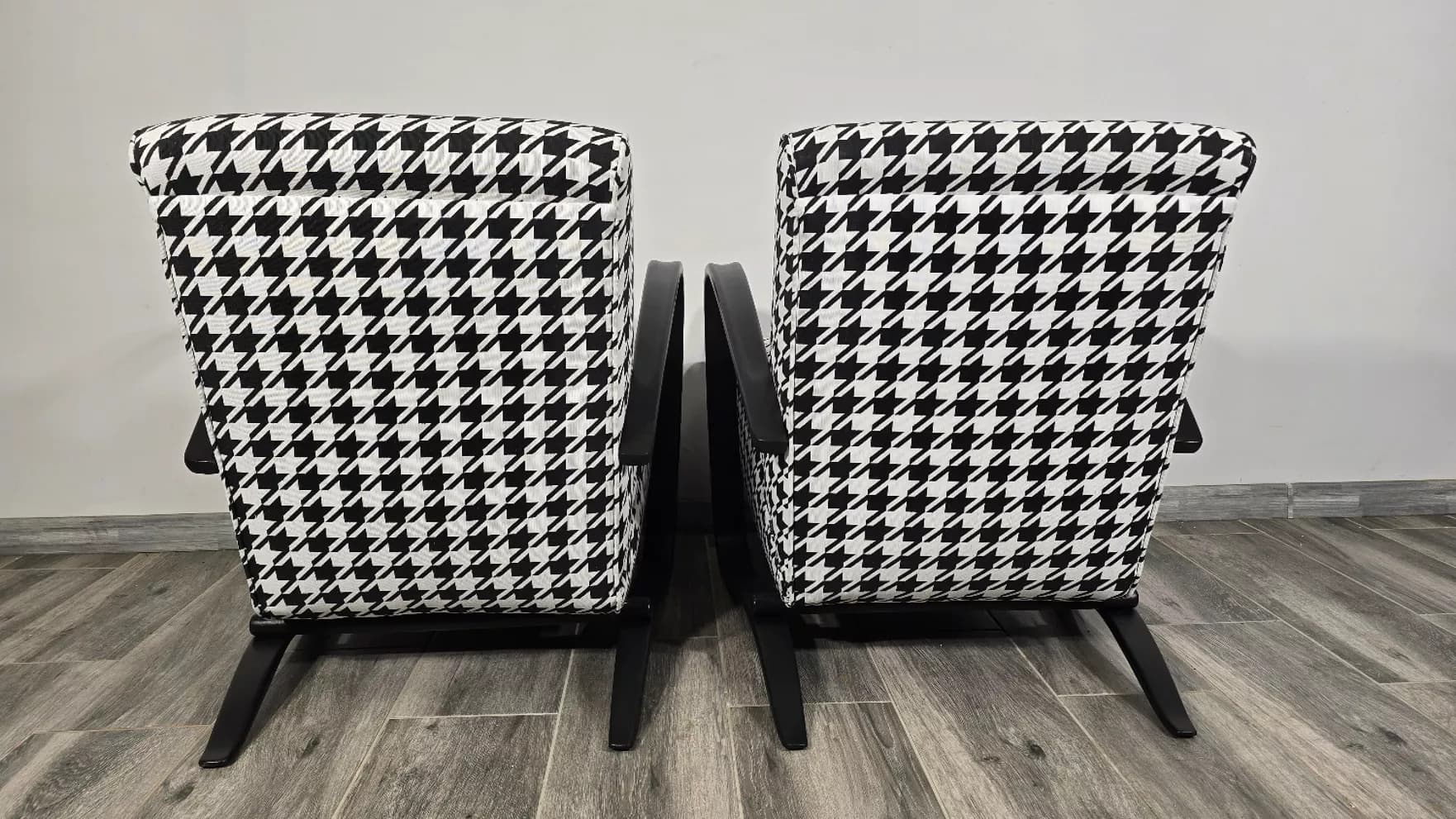 Fotel H269, velvet czarno-biały, drewno czarne, proj. J. Halabala, UP Závody, Czechosłowacja, lata 50. - 299213