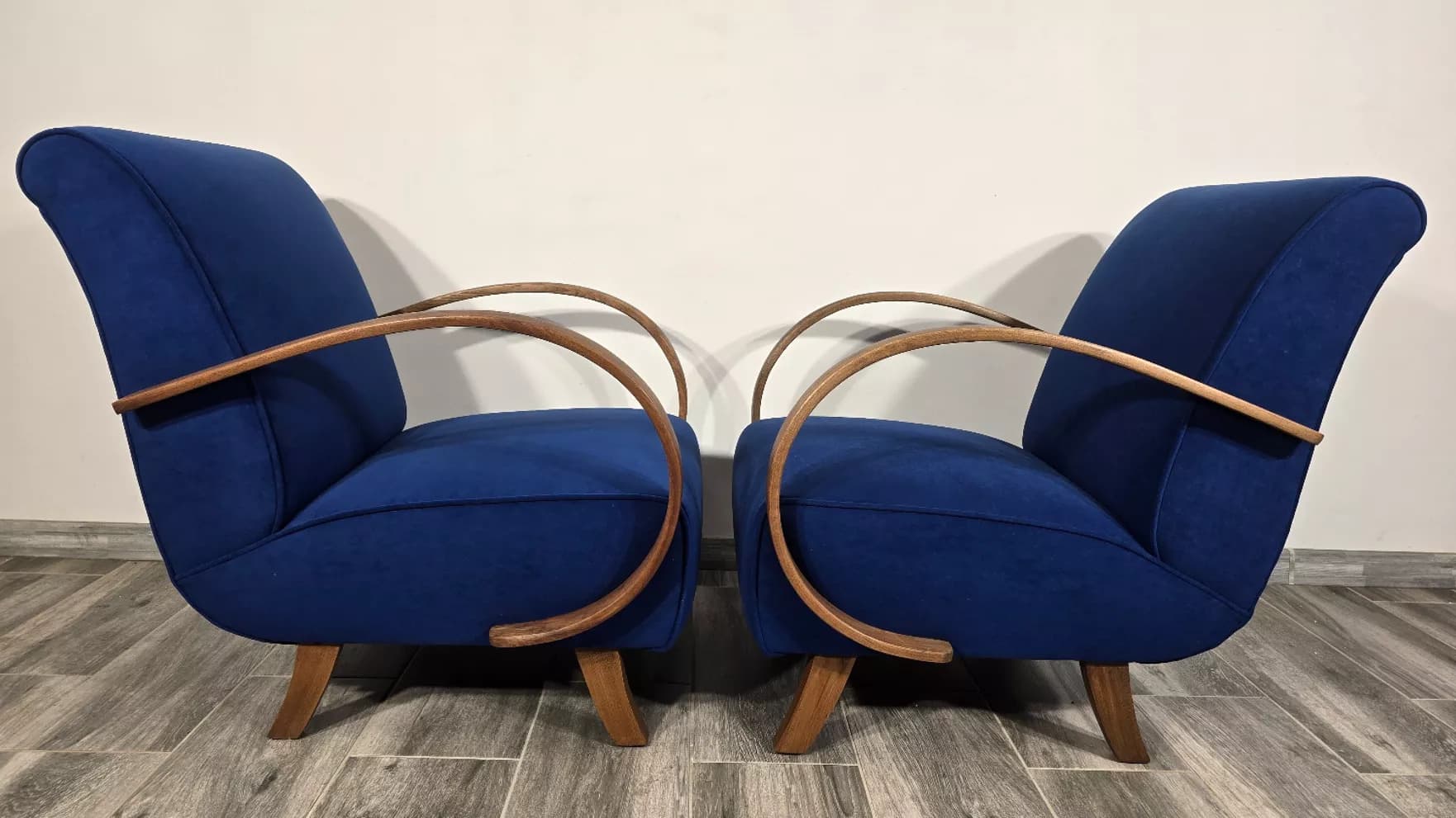 Para foteli H 410, bouclé granat, orzech, proj. J. Halabala, UP Závody, Czechosłowacja, lata 60. - 299256