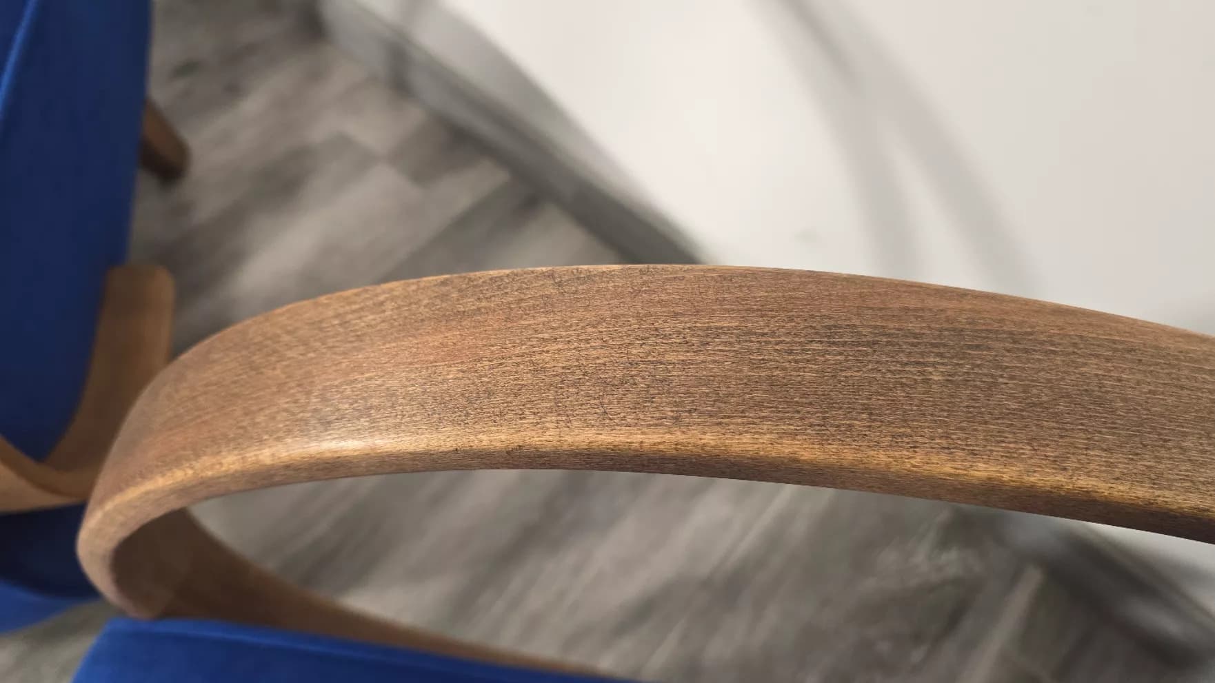 Para foteli H 410, bouclé granat, orzech, proj. J. Halabala, UP Závody, Czechosłowacja, lata 60. - 299261