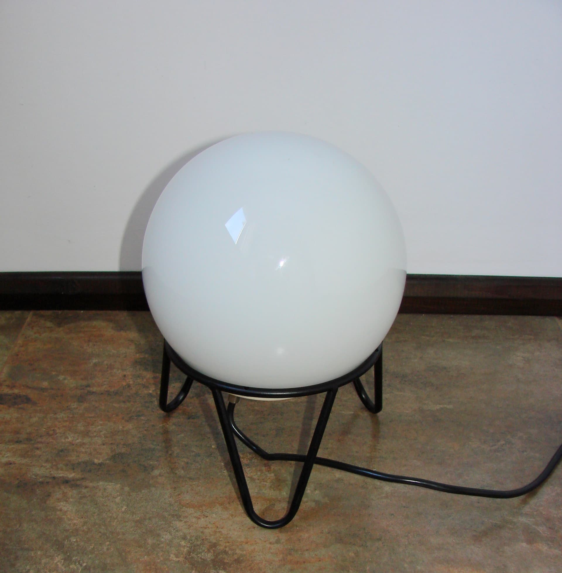 Table Lamp Globe, white glass, black metal, 1980s - 299461