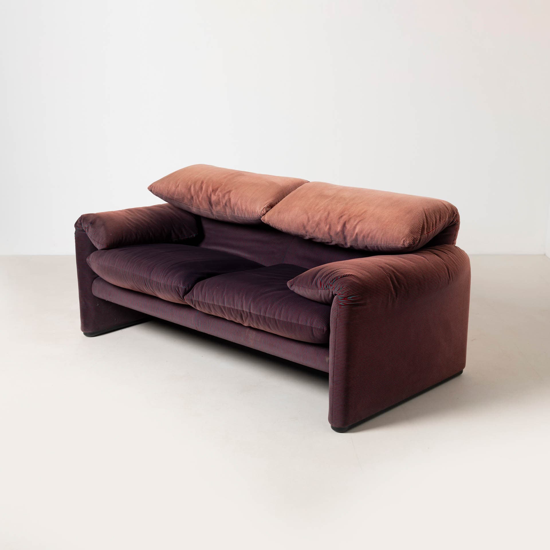 Two-seater sofa Maralunga, purple-burgundy striped fabric, black plastic, by V. Magistretti, Cassina, Italy, 1980s. - 299468