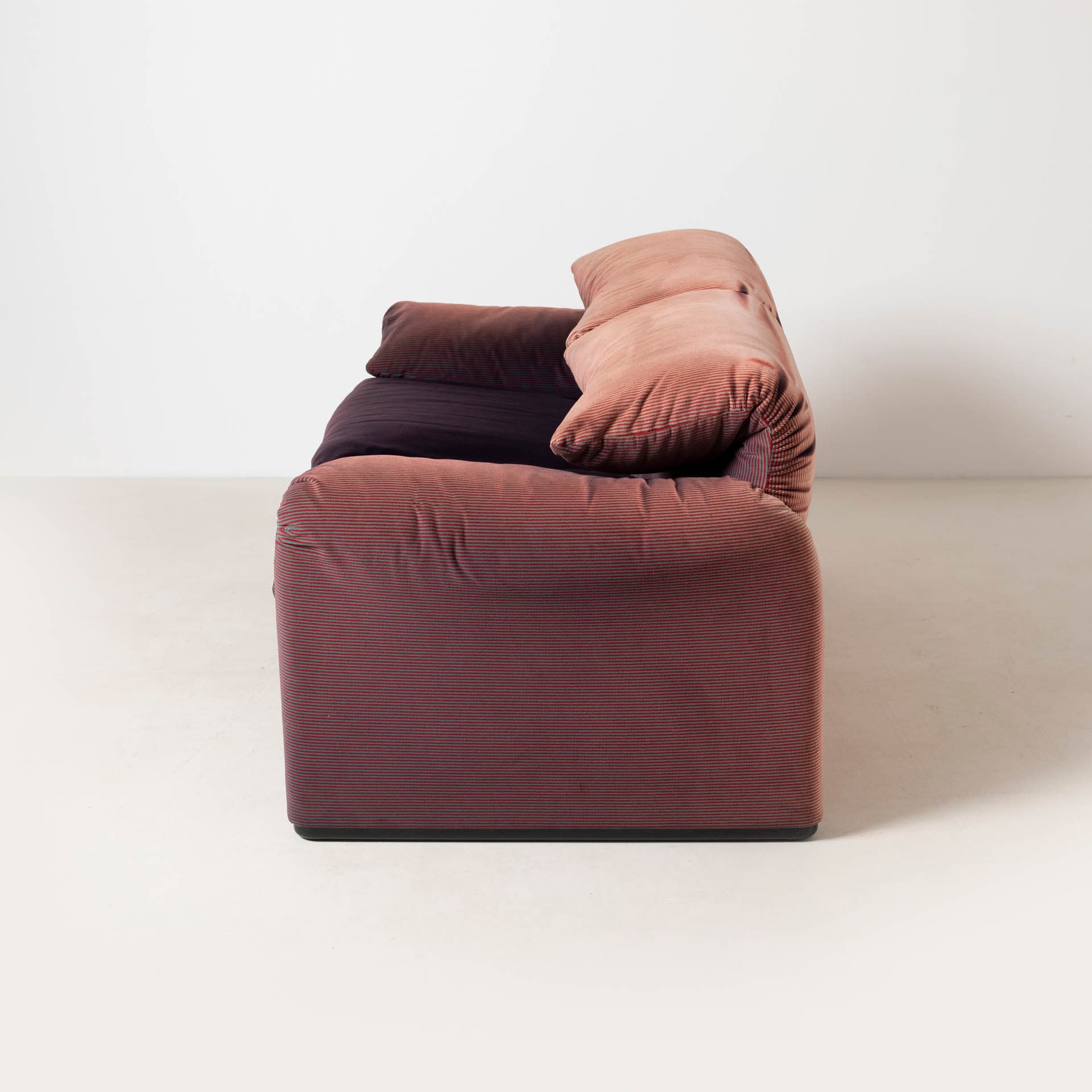 Two-seater sofa Maralunga, purple-burgundy striped fabric, black plastic, by V. Magistretti, Cassina, Italy, 1980s. - 299469