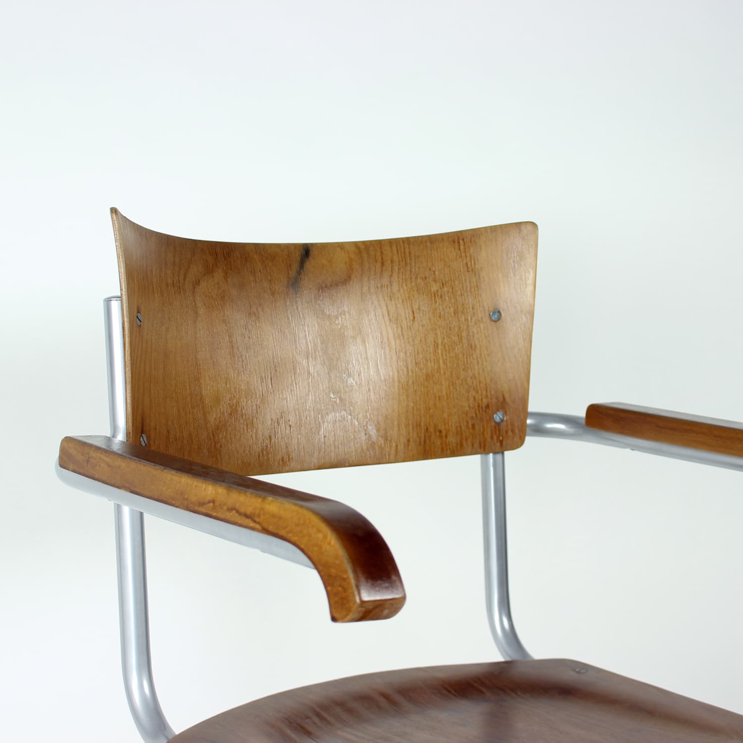 Krzesło wspornikowe, brązowy orzech, sklejka, stal chromowana, proj. M. Stam, Kovona, Czechosłowacja, lata 50. - 299578