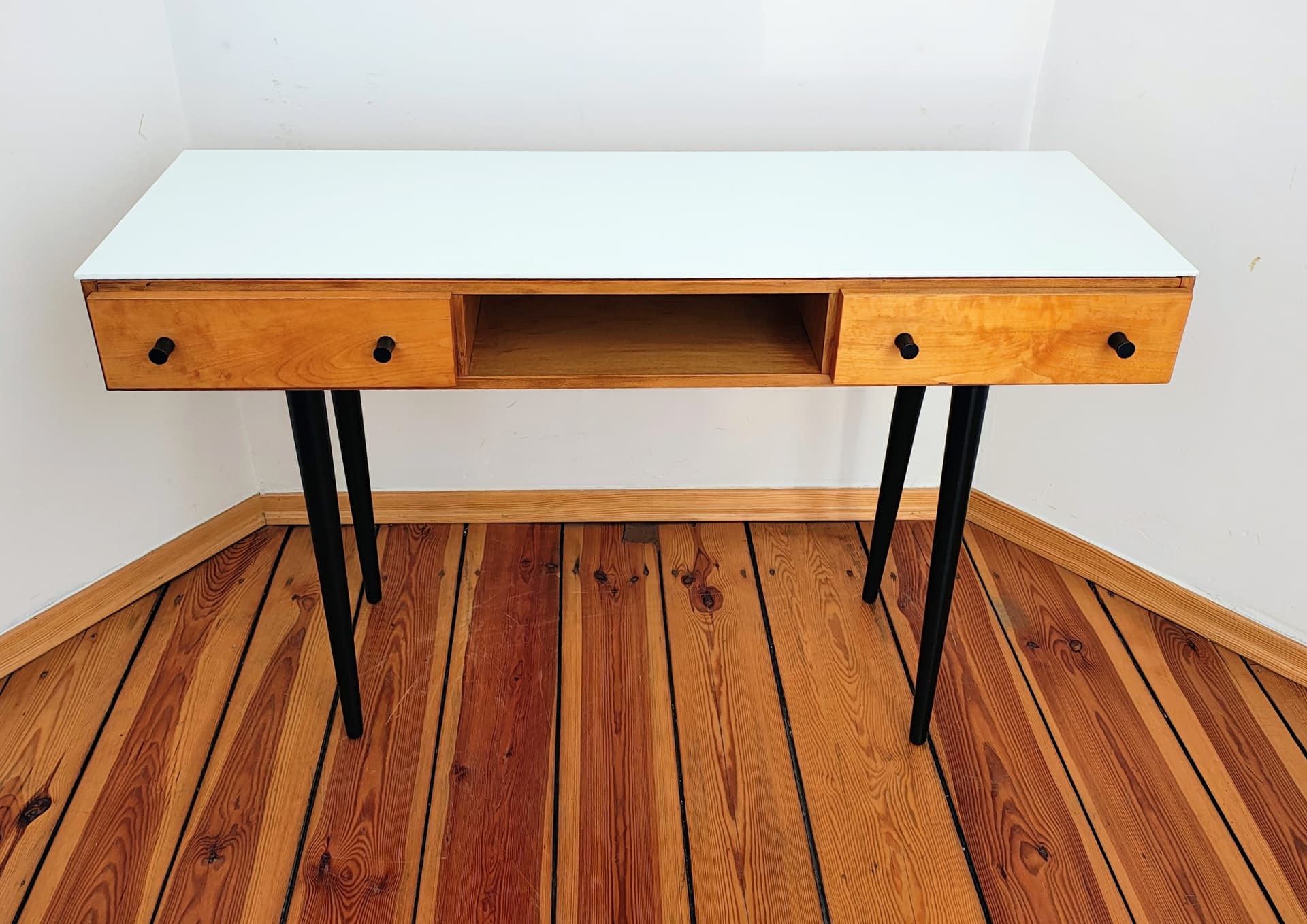 Konsolka biurko, jasnobrązowy dąb, blat czarny, proj. M. Pozar, UP Závody, Czechosłowacja, lata 60. - 299601