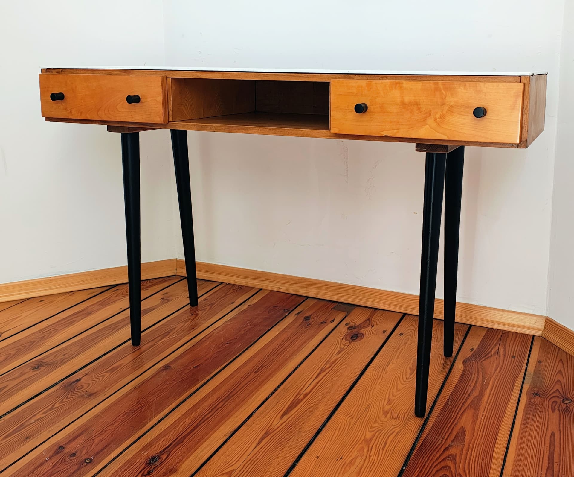 Konsolka biurko, jasnobrązowy dąb, blat czarny, proj. M. Pozar, UP Závody, Czechosłowacja, lata 60. - 299603