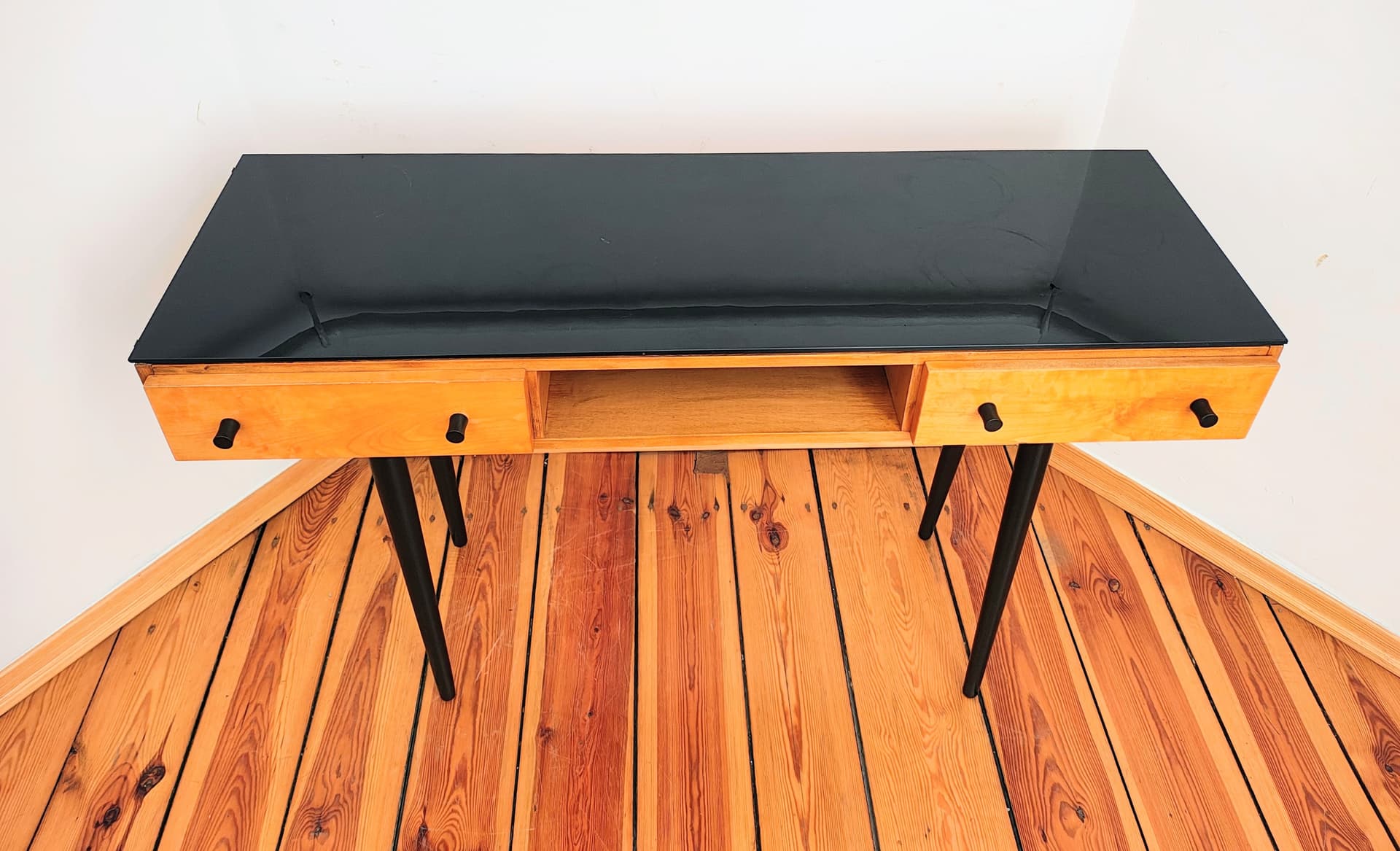 Konsolka biurko, jasnobrązowy dąb, blat czarny, proj. M. Pozar, UP Závody, Czechosłowacja, lata 60. - 299611