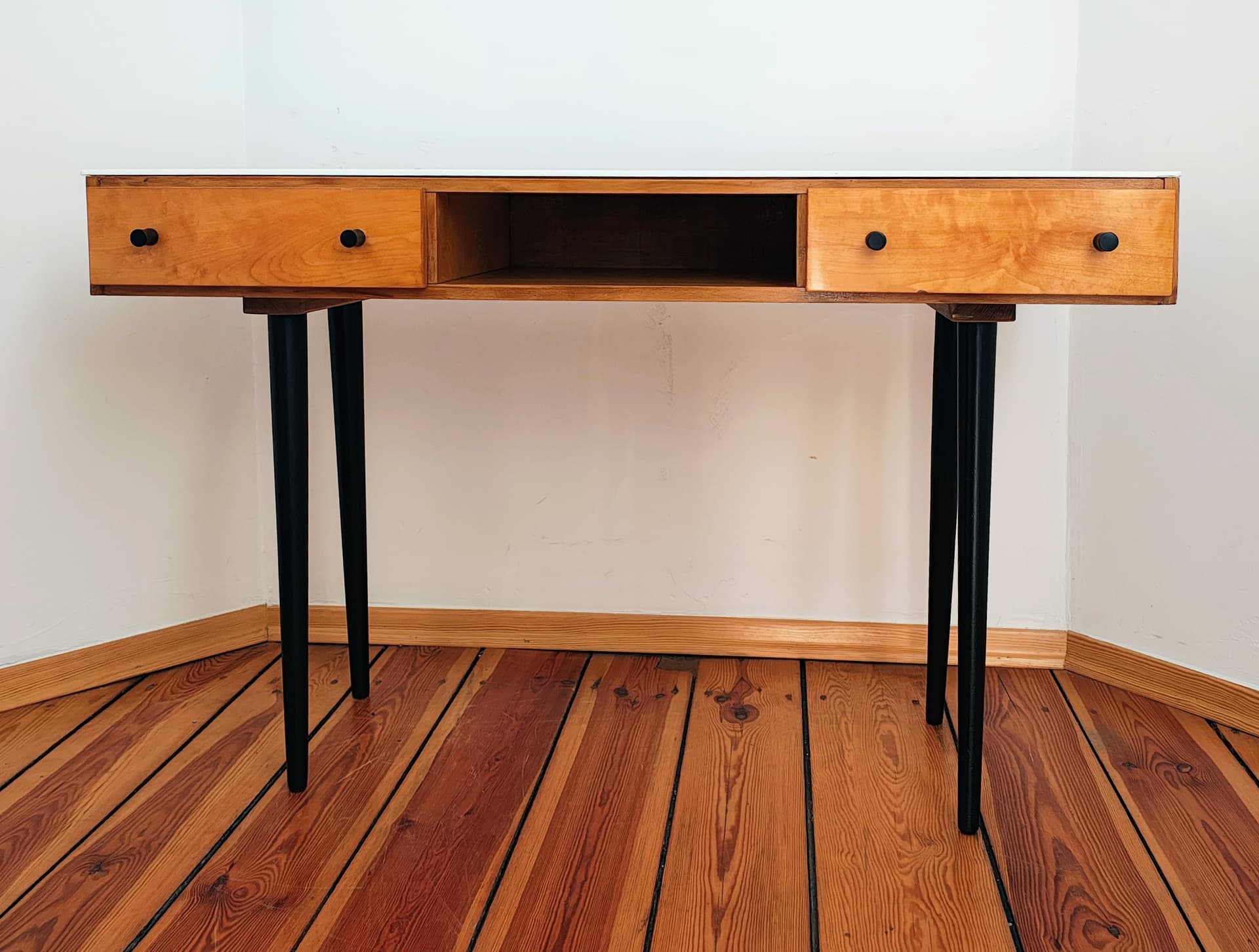 Konsolka biurko, jasnobrązowy dąb, blat czarny, proj. M. Pozar, UP Závody, Czechosłowacja, lata 60. - 299602