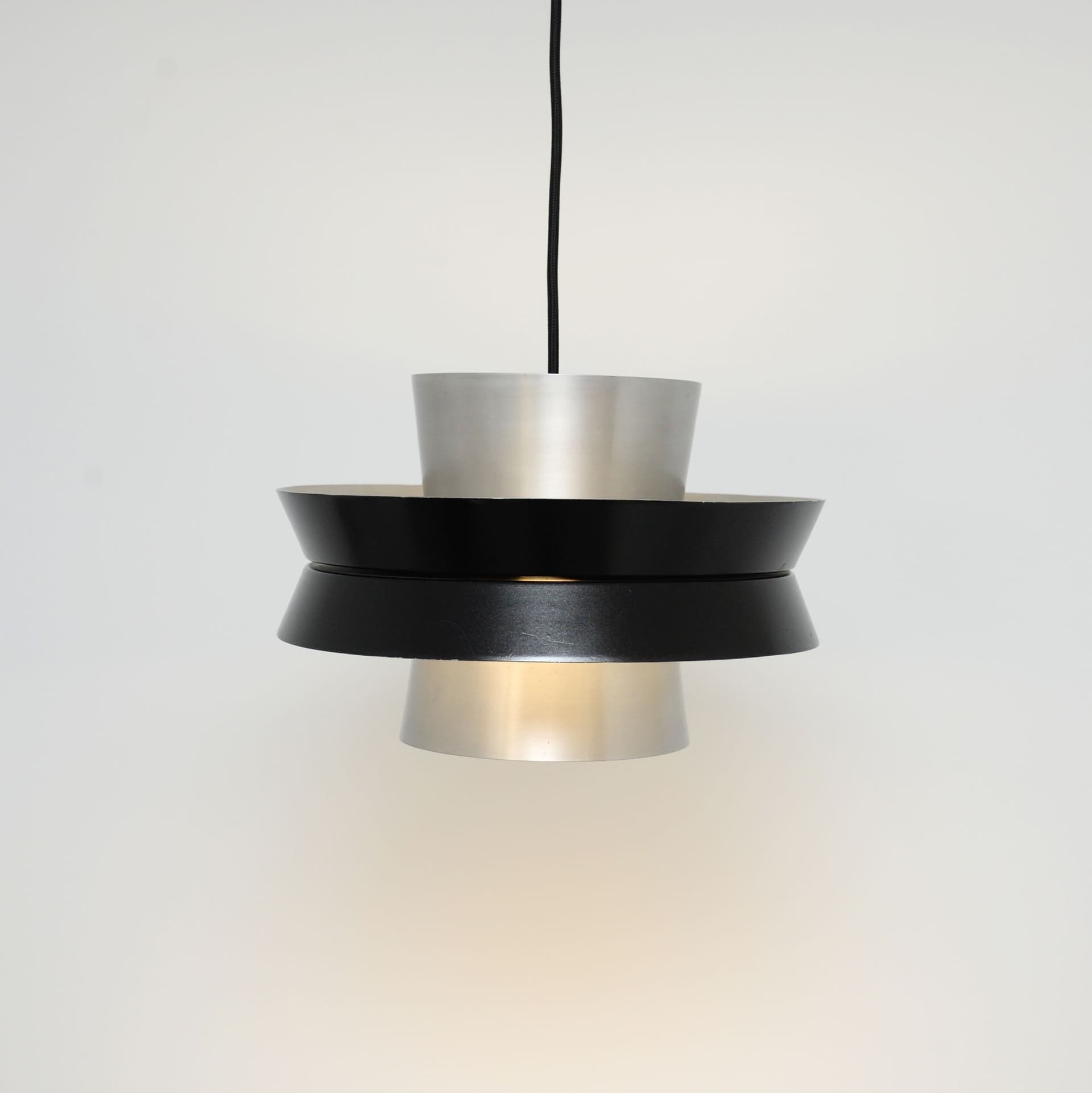 Lampa wisząca, srebrny aluminium, czarny aluminium, Szwecja, lata 60. - 299867