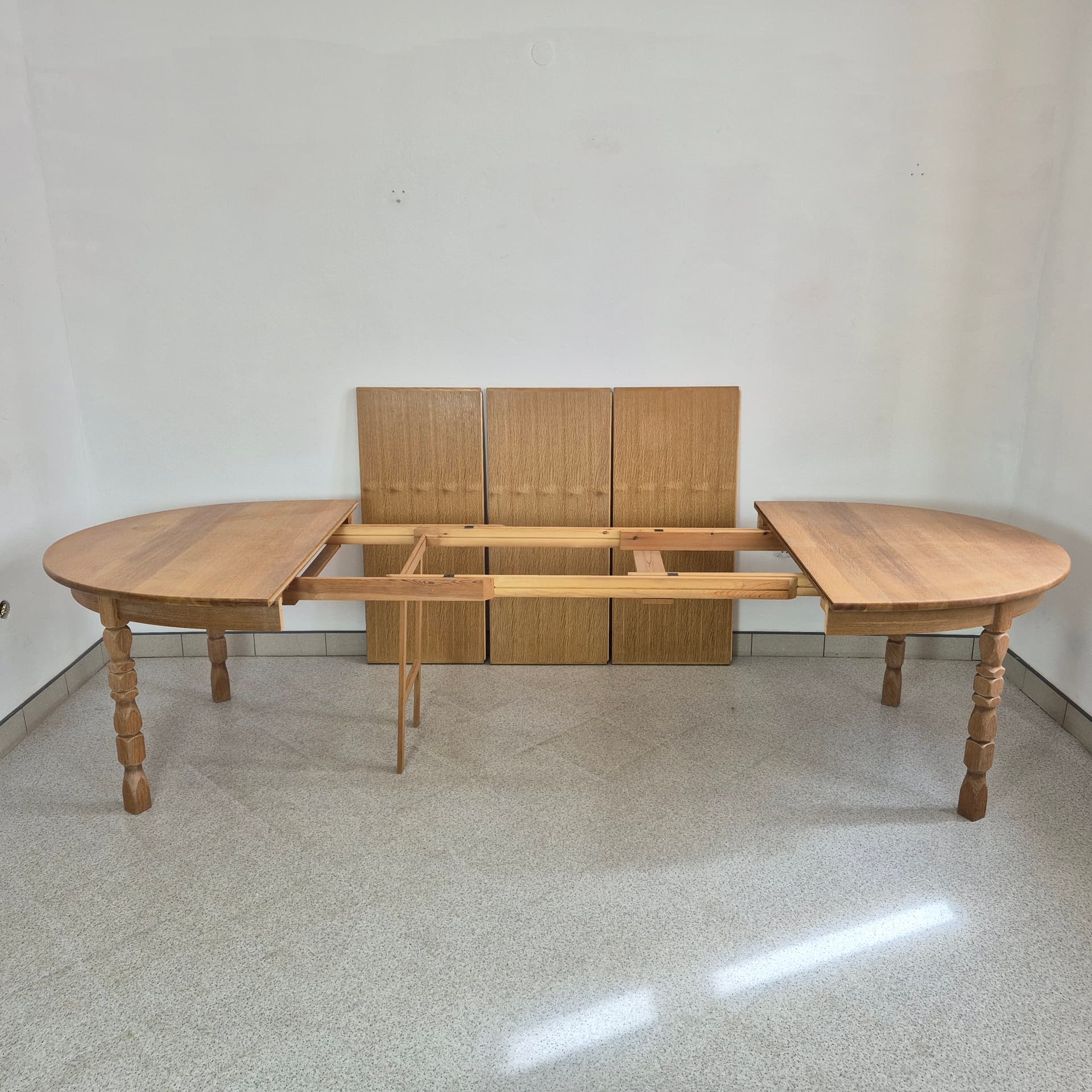 Stół rozkładany, dąb brązowy, proj. H. Kjaernulf, Dania, lata 60. - 299887