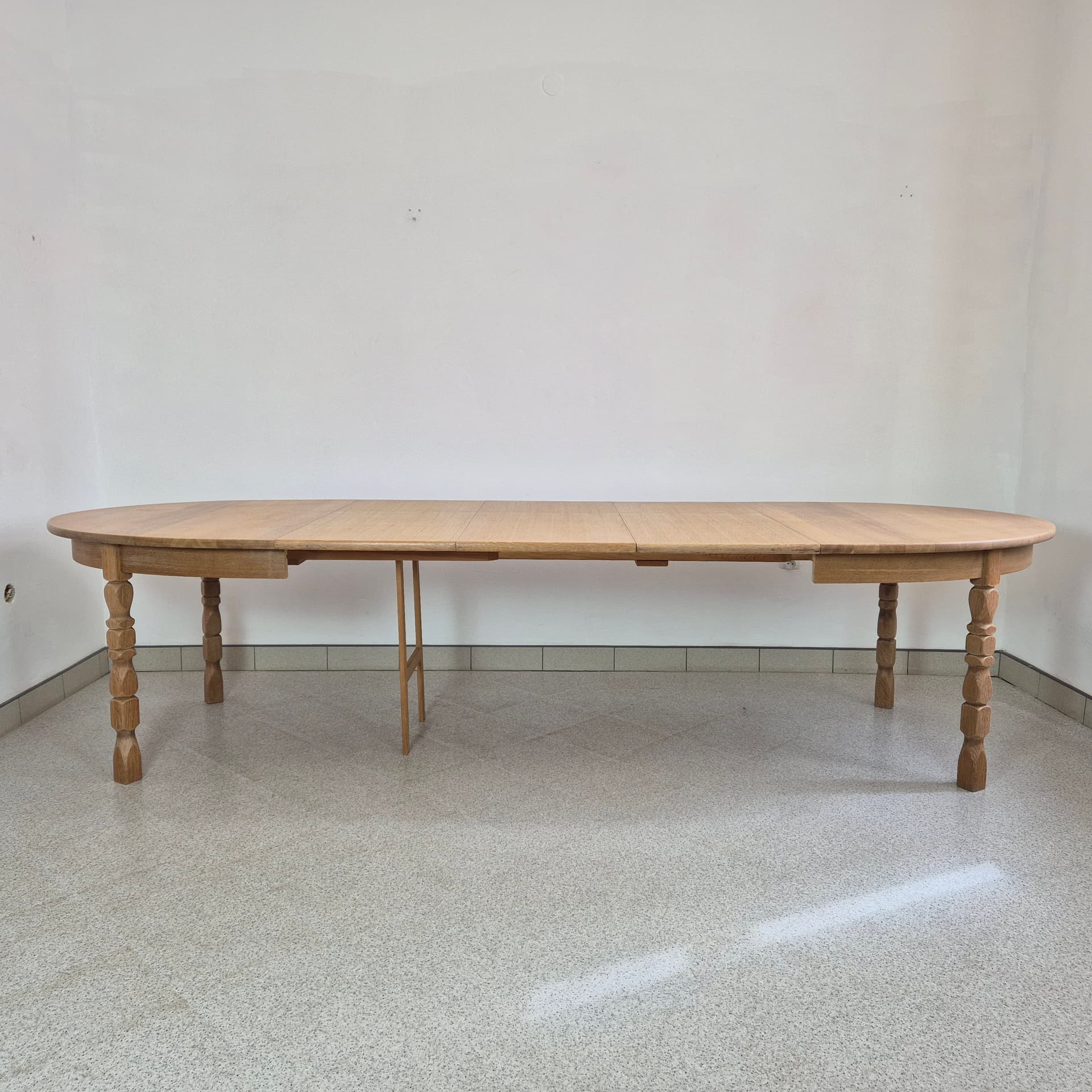 Stół rozkładany, dąb brązowy, proj. H. Kjaernulf, Dania, lata 60. - 299878