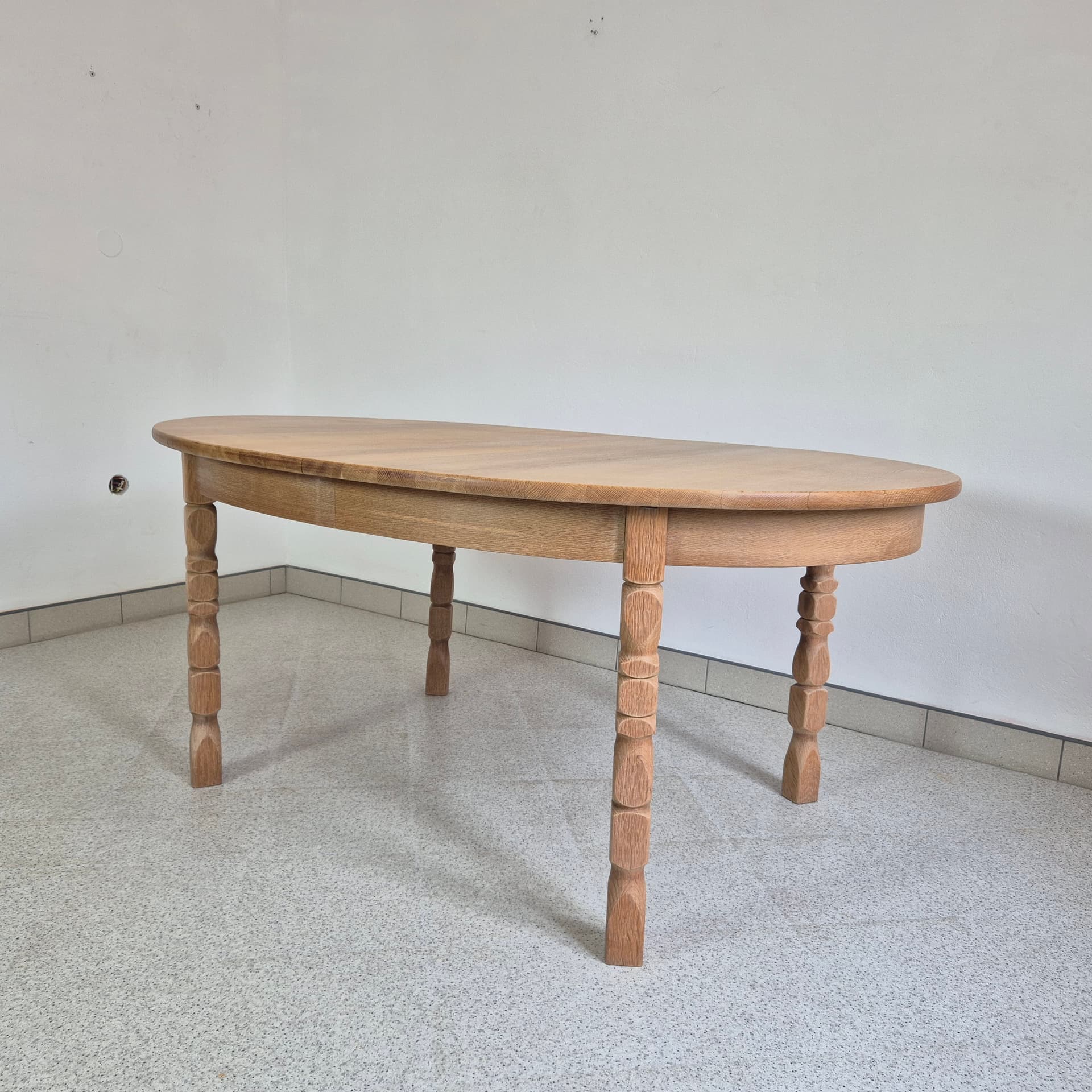 Stół rozkładany, dąb brązowy, proj. H. Kjaernulf, Dania, lata 60. - 299884