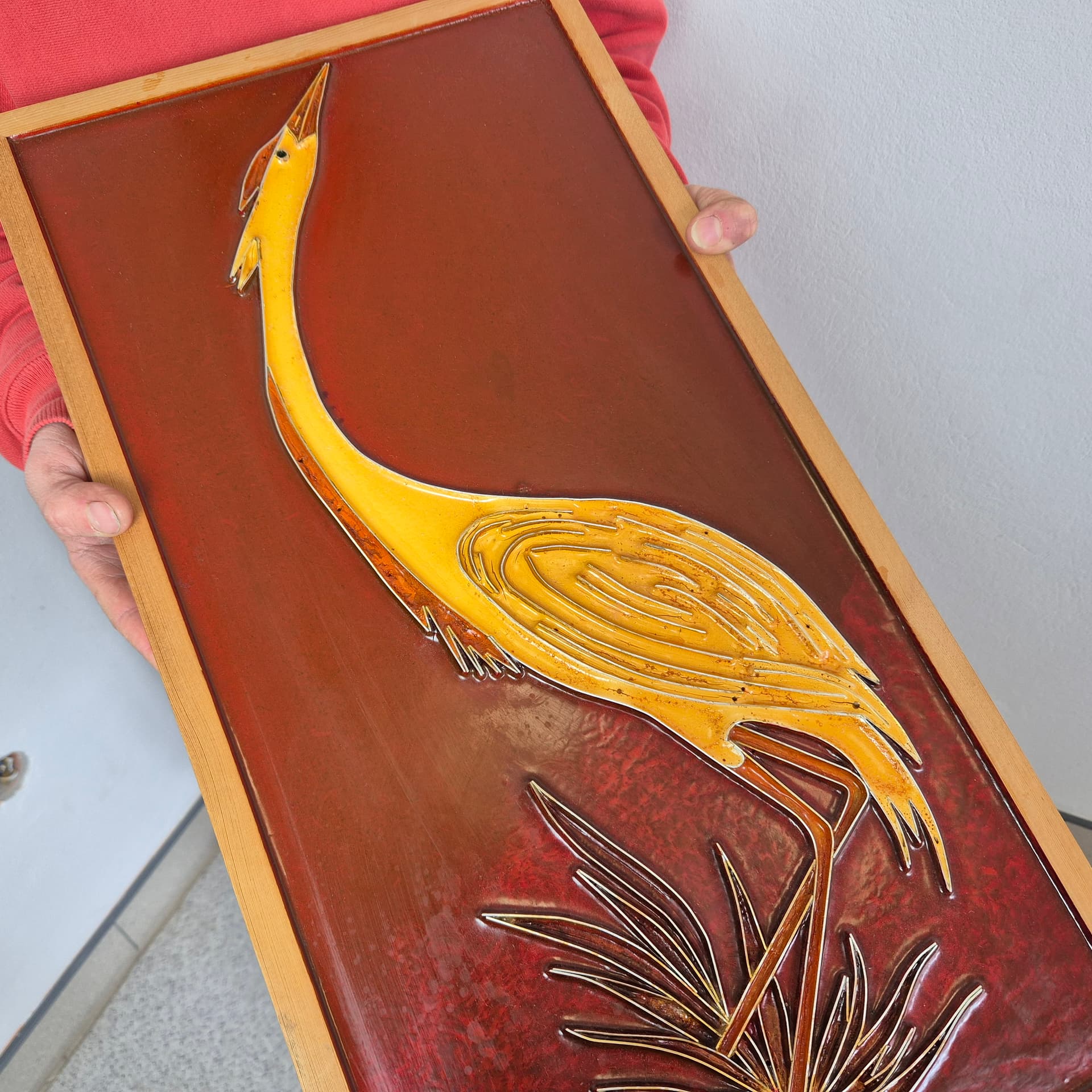 Płaskorzeźba ścienna, cloisonné żółty czerwony, metal emalia drewno, Norwegia, lata 70. - 299956
