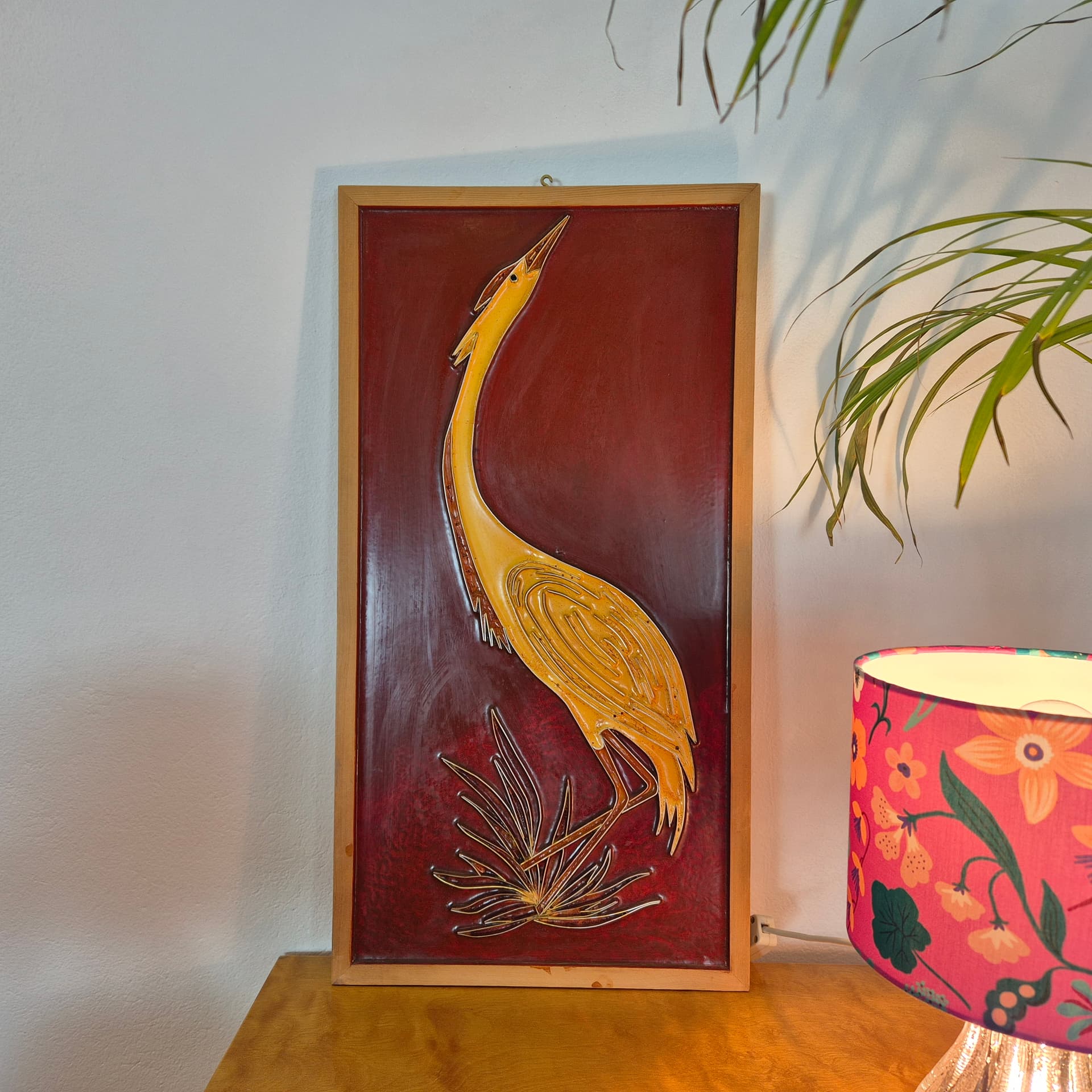 Płaskorzeźba ścienna, cloisonné żółty czerwony, metal emalia drewno, Norwegia, lata 70. - 299948