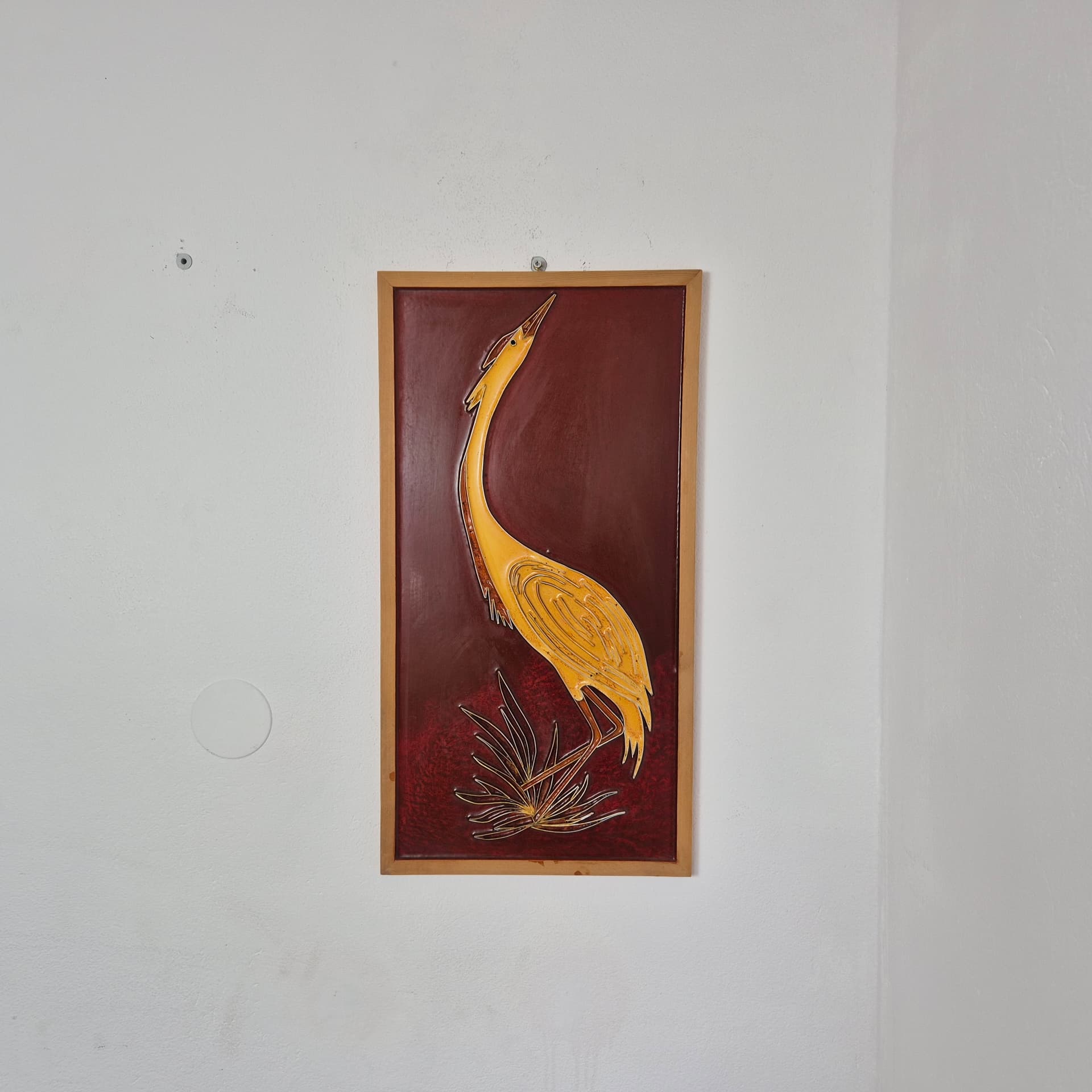 Płaskorzeźba ścienna, cloisonné żółty czerwony, metal emalia drewno, Norwegia, lata 70. - 299949