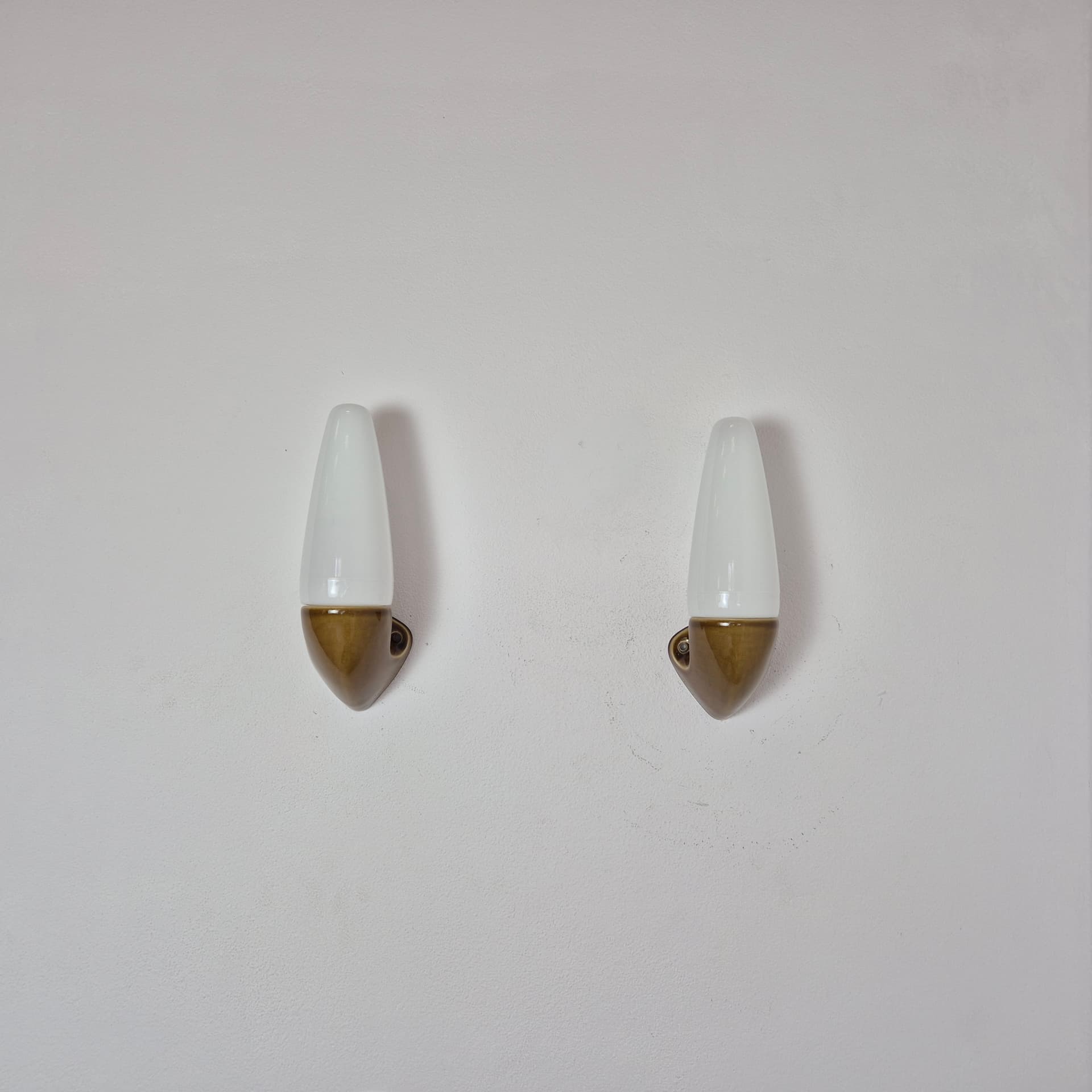 Pair of wall sconces, olive-brown stoneware, white opaline glass, by S. Bernadotte, Sweden, 1970s. - 300113
