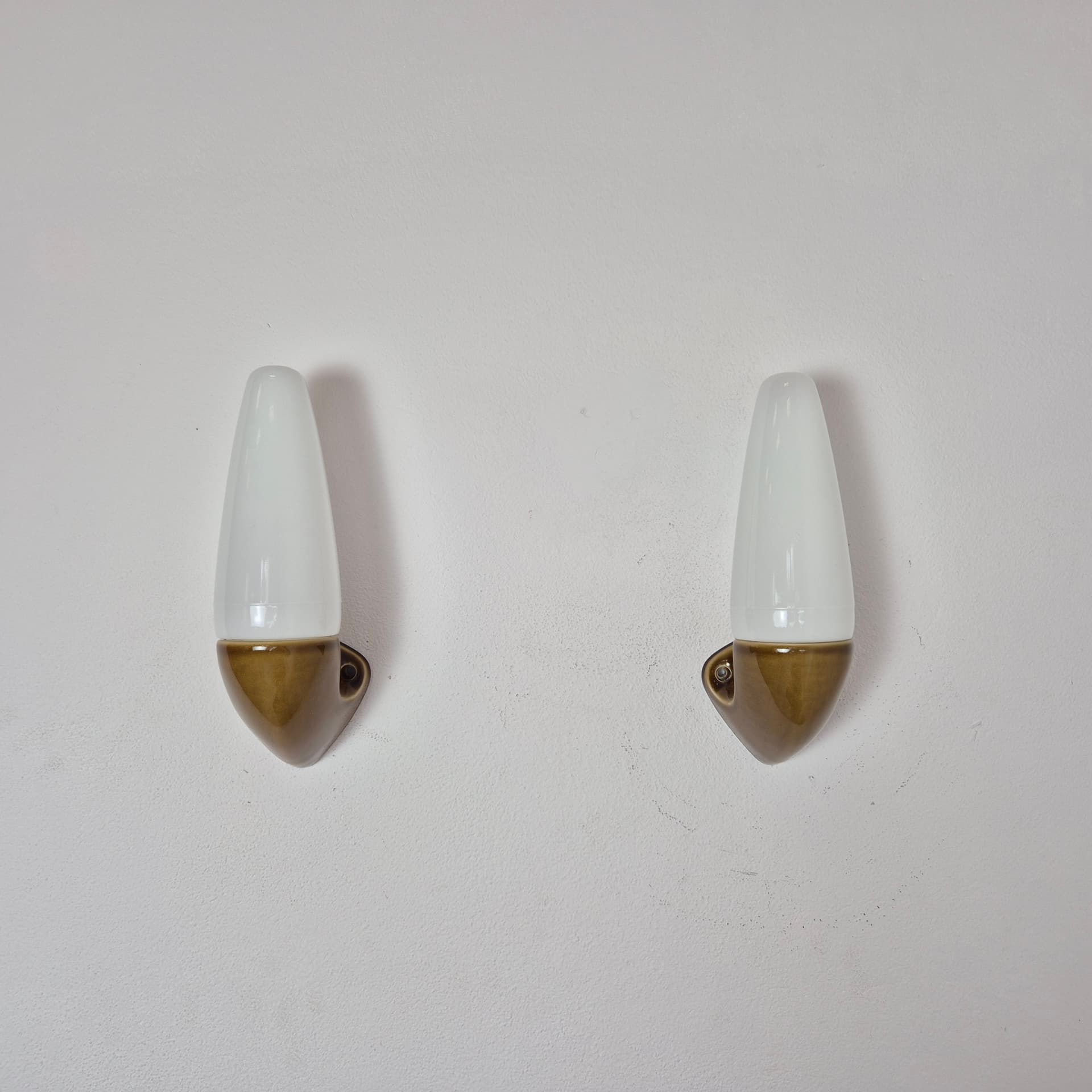 Pair of wall sconces, olive-brown stoneware, white opaline glass, by S. Bernadotte, Sweden, 1970s. - 300114