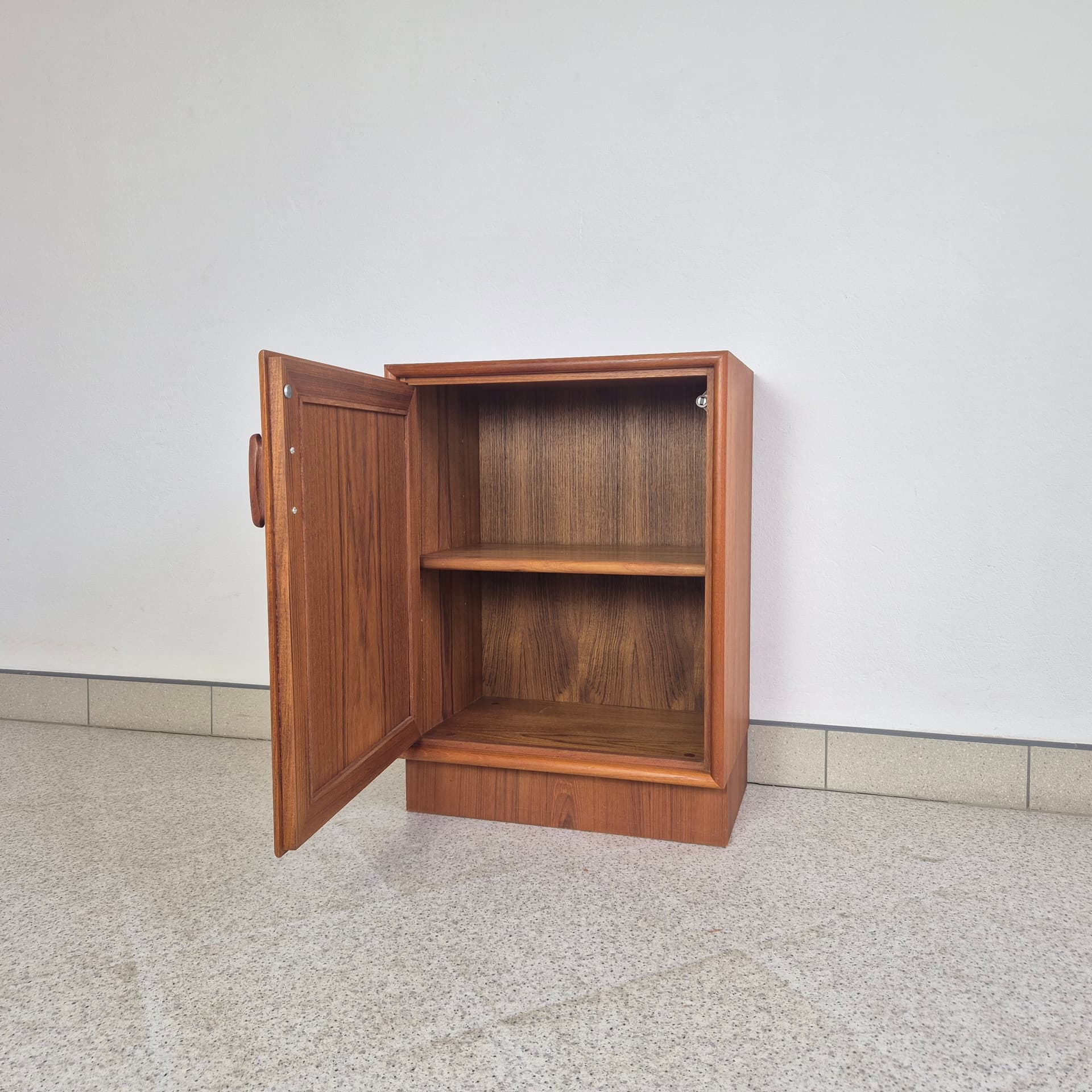 Cabinet, brown teak, by H. Riestenpatt, Germany, 1960s. - 300126
