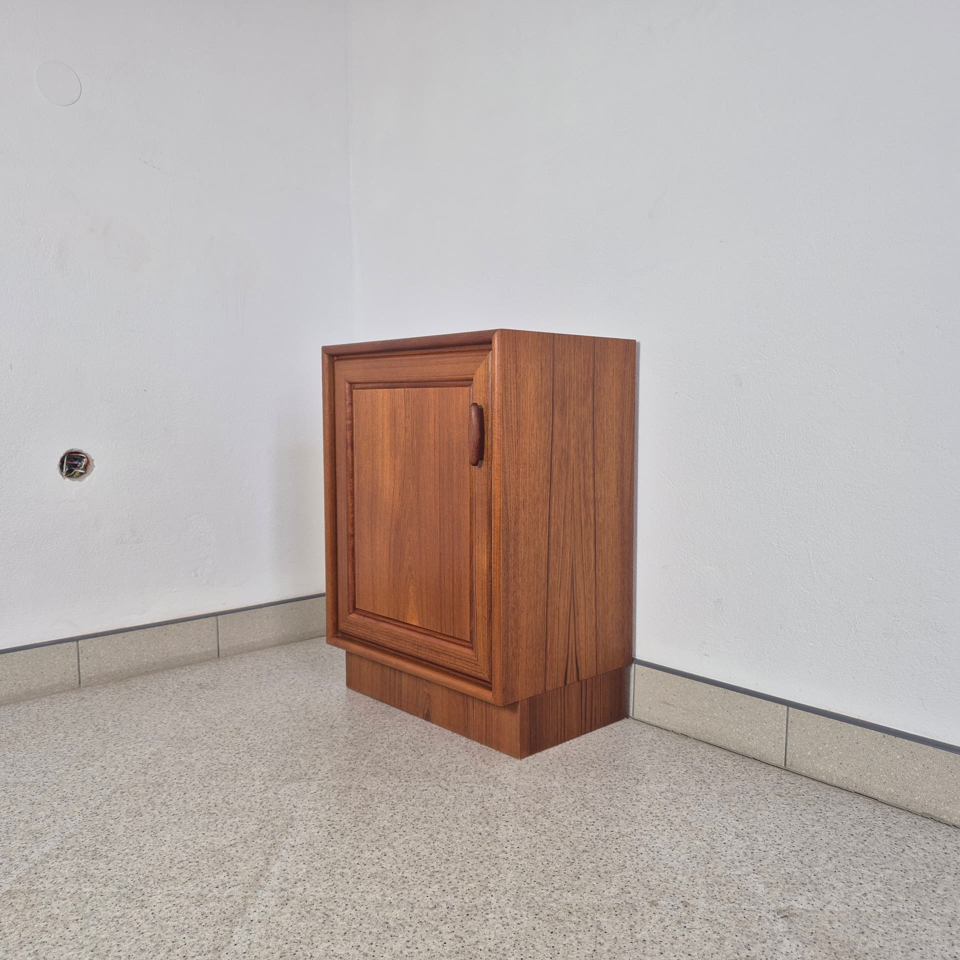 Cabinet, brown teak, by H. Riestenpatt, Germany, 1960s. - 300125