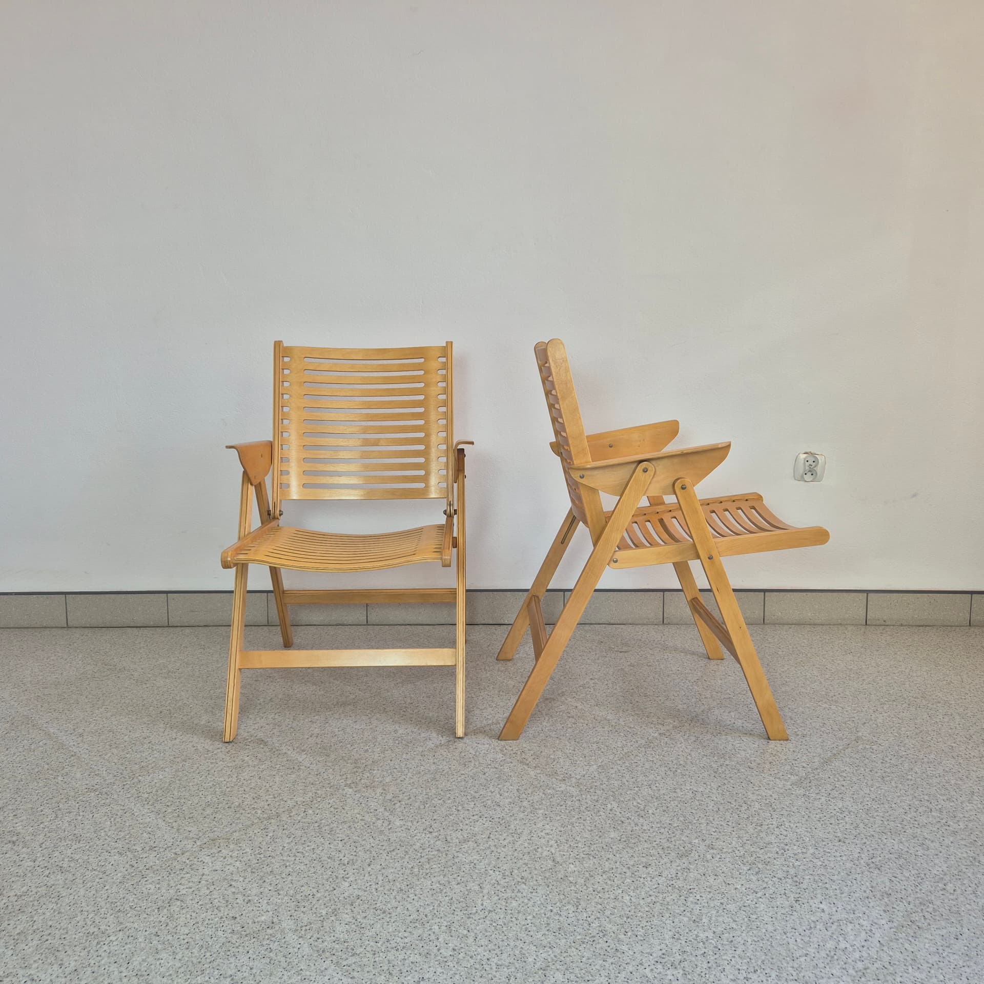Folding chair Rex, brown beech plywood, by N. Kralj, Slovenia, 1950s. - 300137