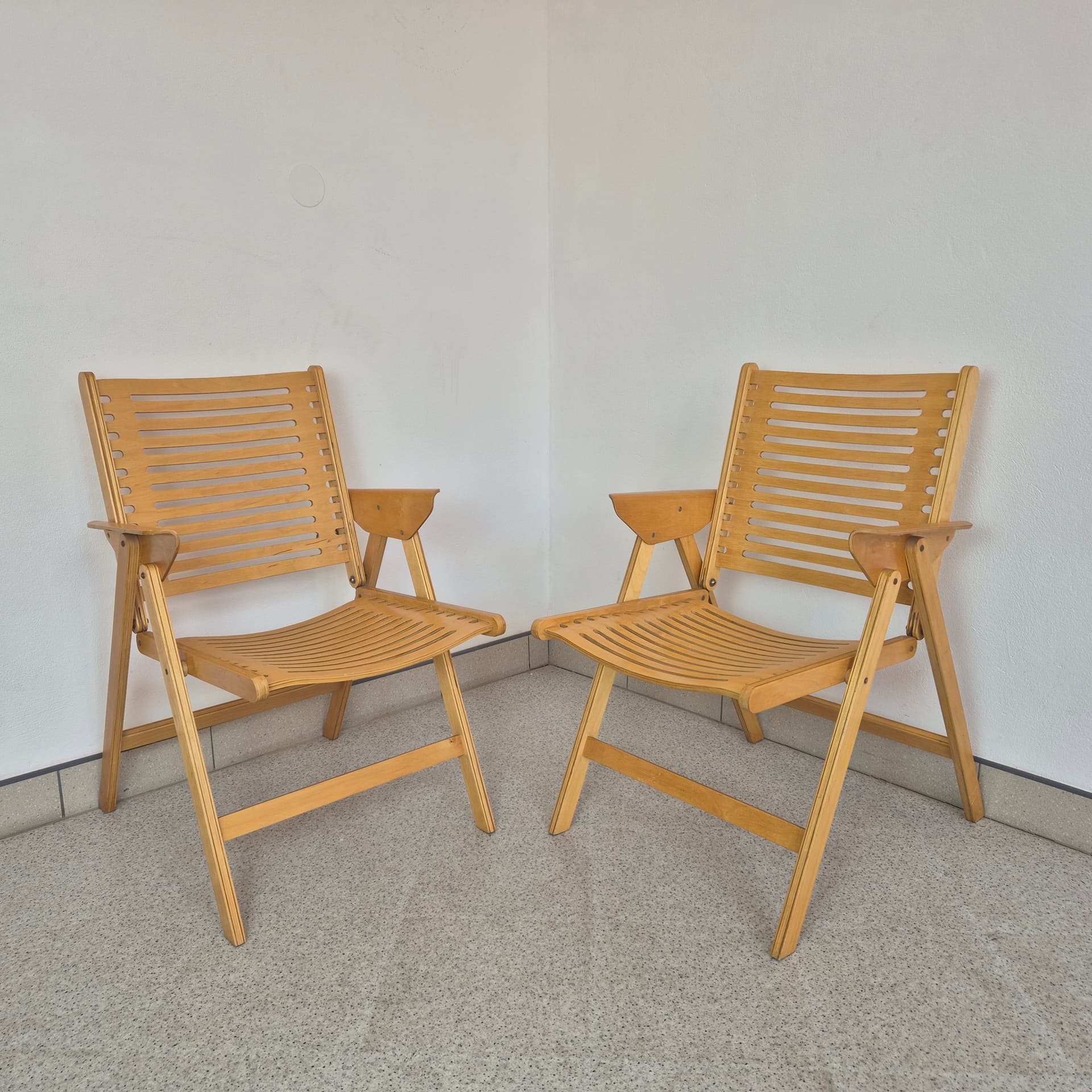 Folding chair Rex, brown beech plywood, by N. Kralj, Slovenia, 1950s. - 300139